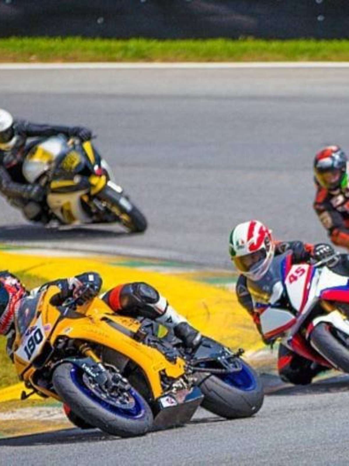 Prefeitura suspende corridas de moto em Interlagos após 2 mortes no  SuperBike - Esportividade - Guia de esporte de São Paulo e região