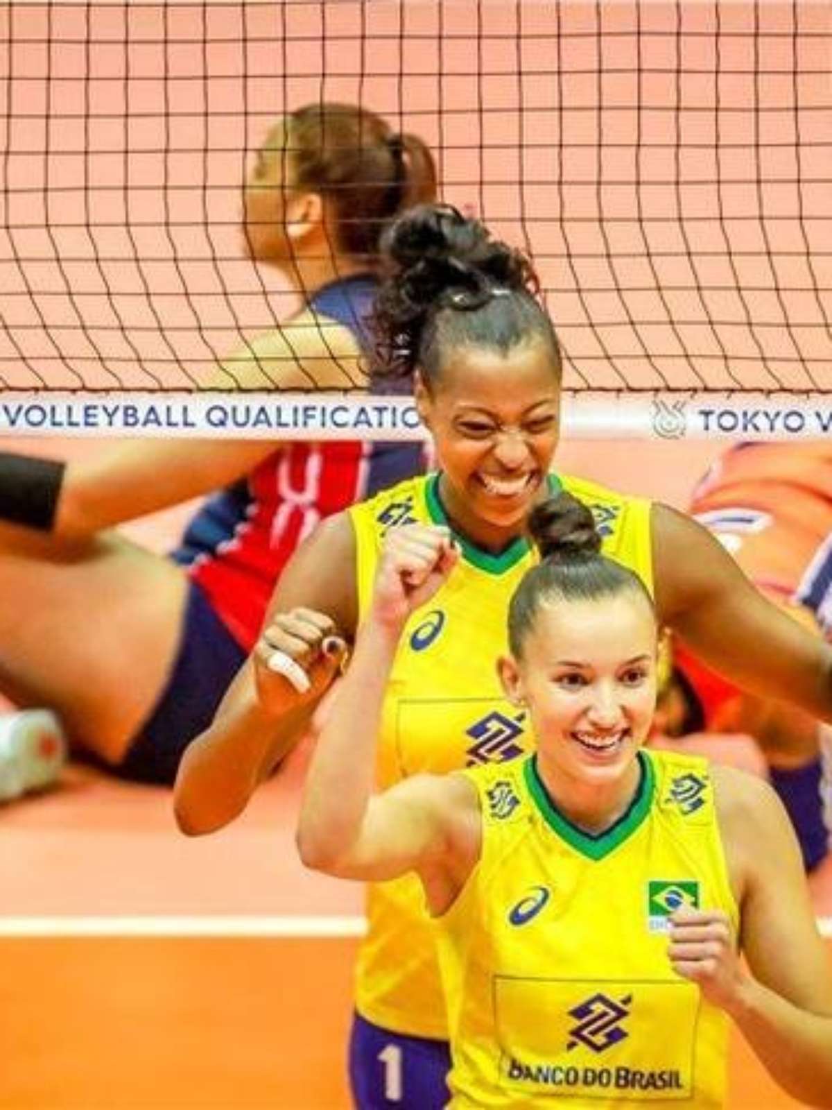 Seleção feminina de vôlei bate República Dominicana no tiebreak e vence 2ª  em Tóquio