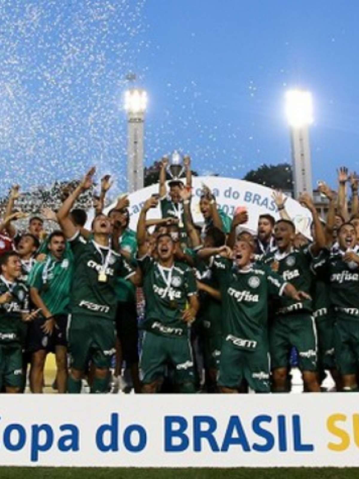 Palmeiras deve homenagear time campeão do Mundial sub-17 na 4ª