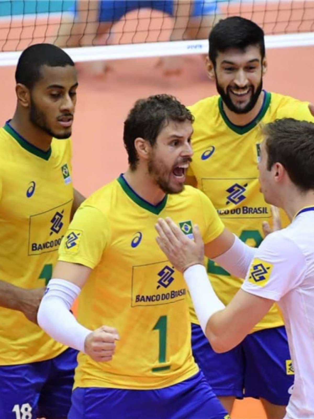 Para Bruninho, Leal é o melhor jogador do mundo no vôlei atual - Lance!