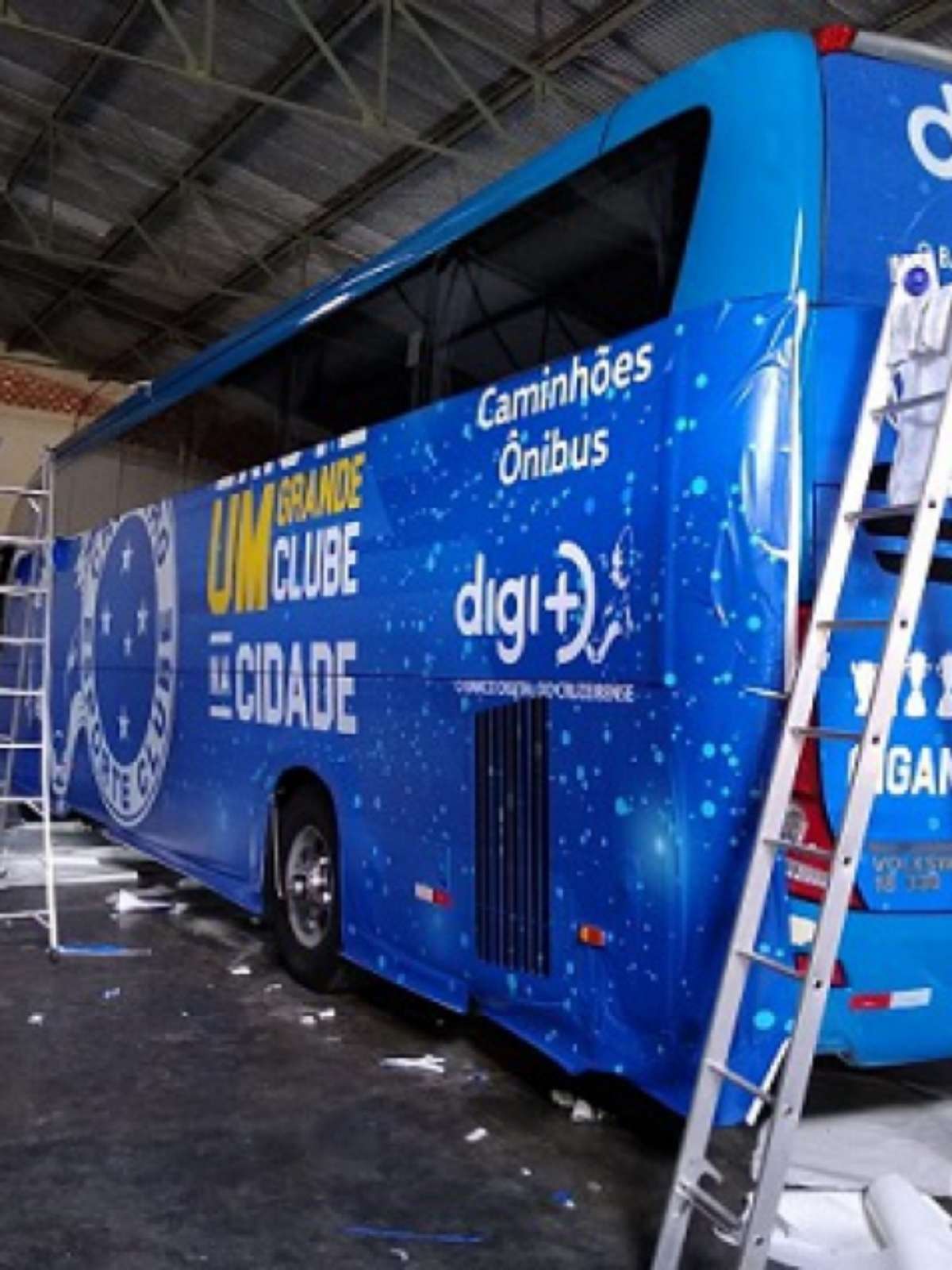 Em crise financeira, Cruzeiro viajará de ônibus para Tombos, onde jogará no  sábado - Superesportes