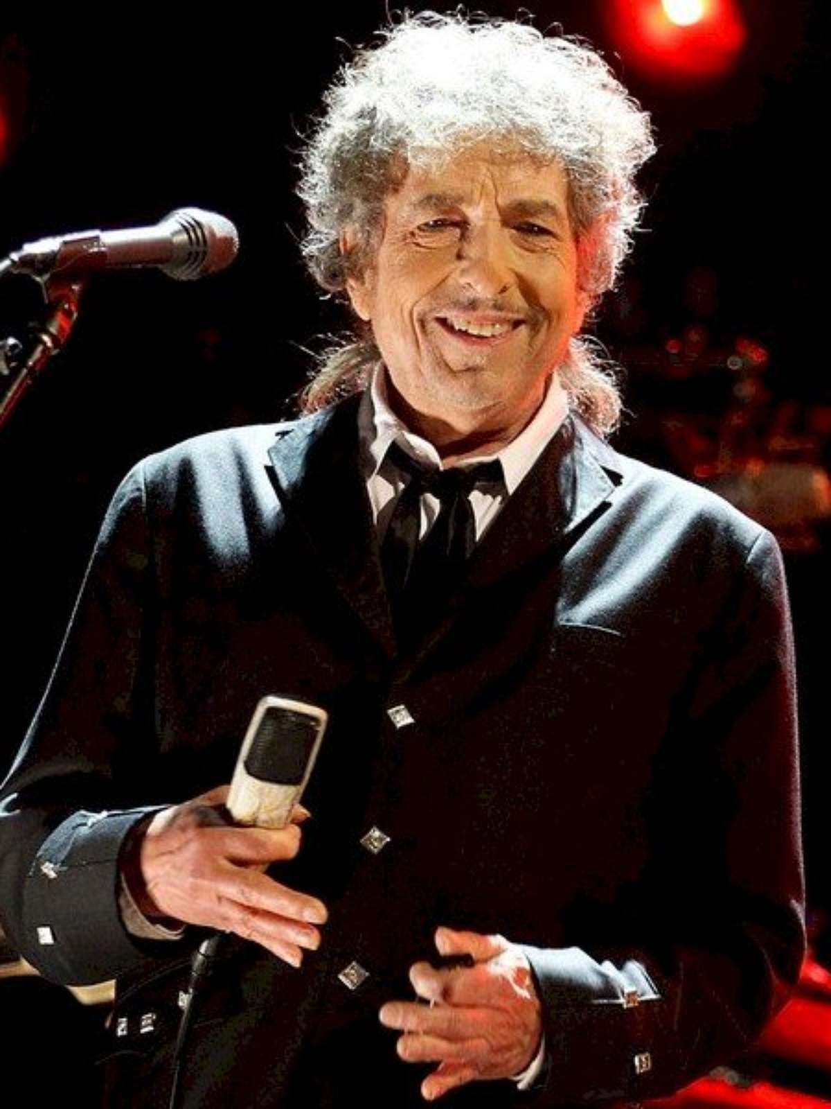 Jornal australiano diz que Bob Dylan morreu, mas o cantor está vivo