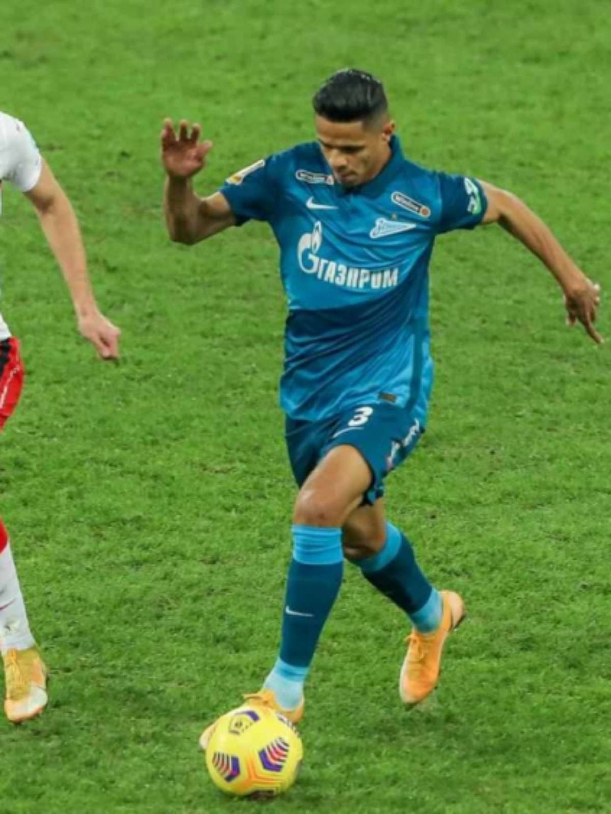 Douglas Santos comemora primeiro título com o Zenit: Oficialmente