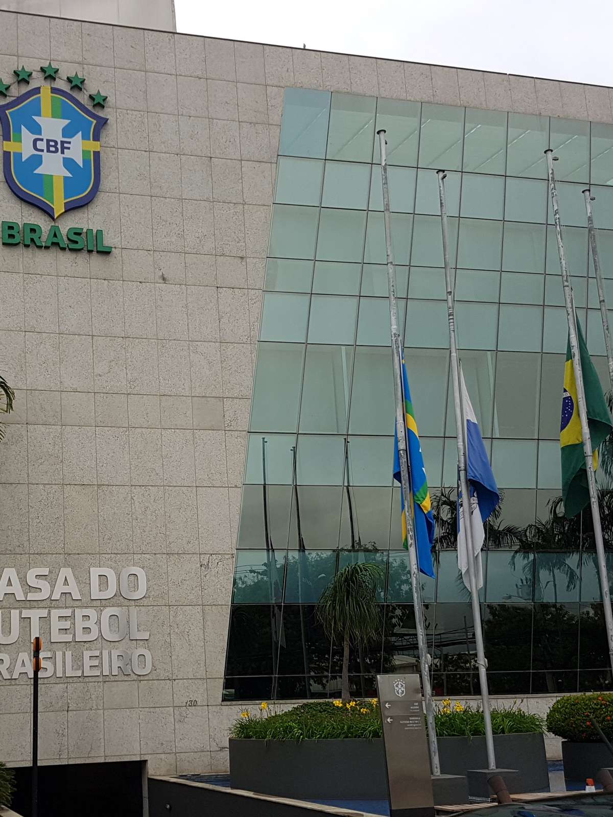 Jogadores da seleção brasileira recebem salários milionários; veja os  valores - Fotos - R7 Copa do Mundo