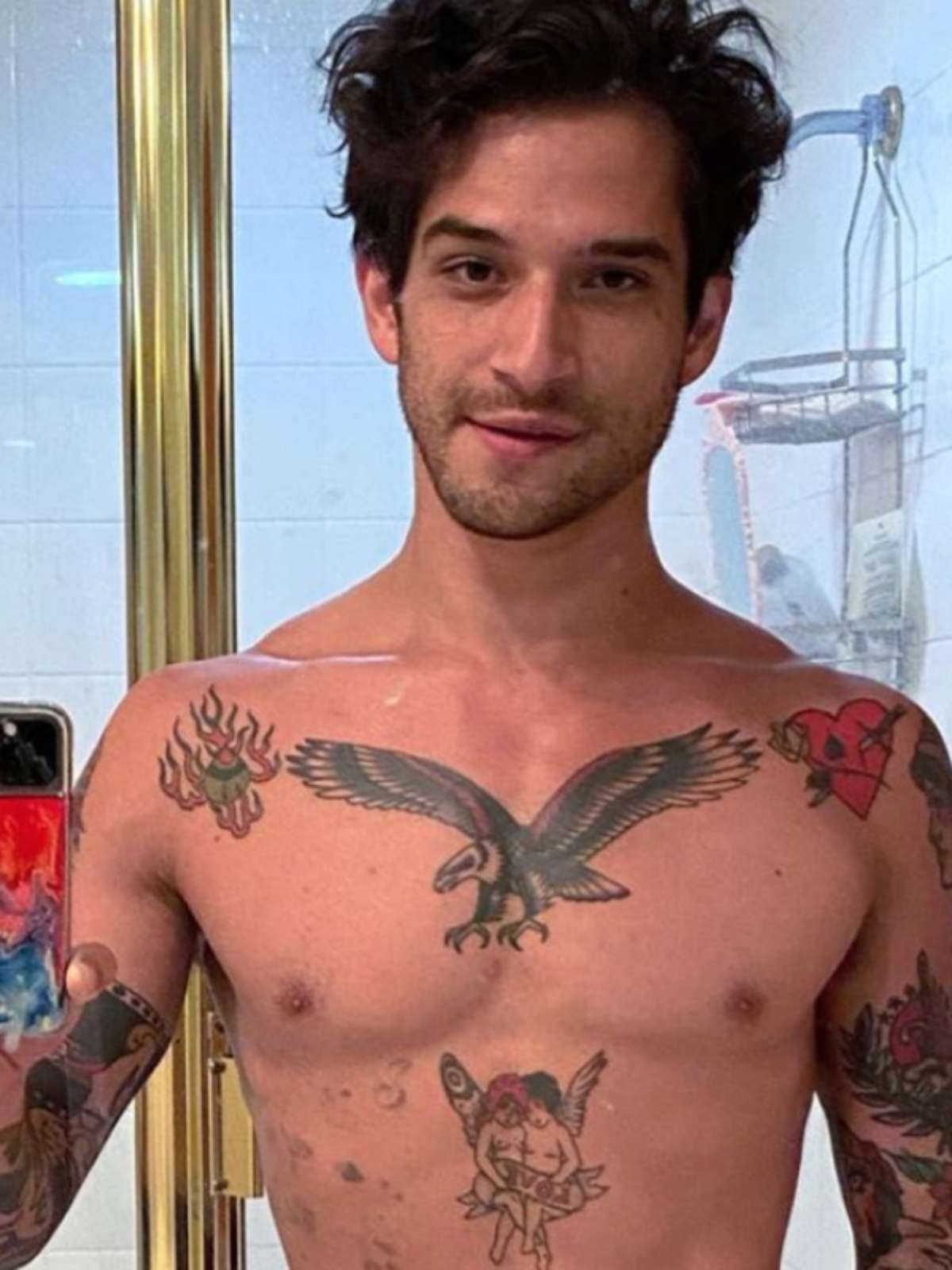 Tyler Posey mostra tudo em vídeo do Only Fans