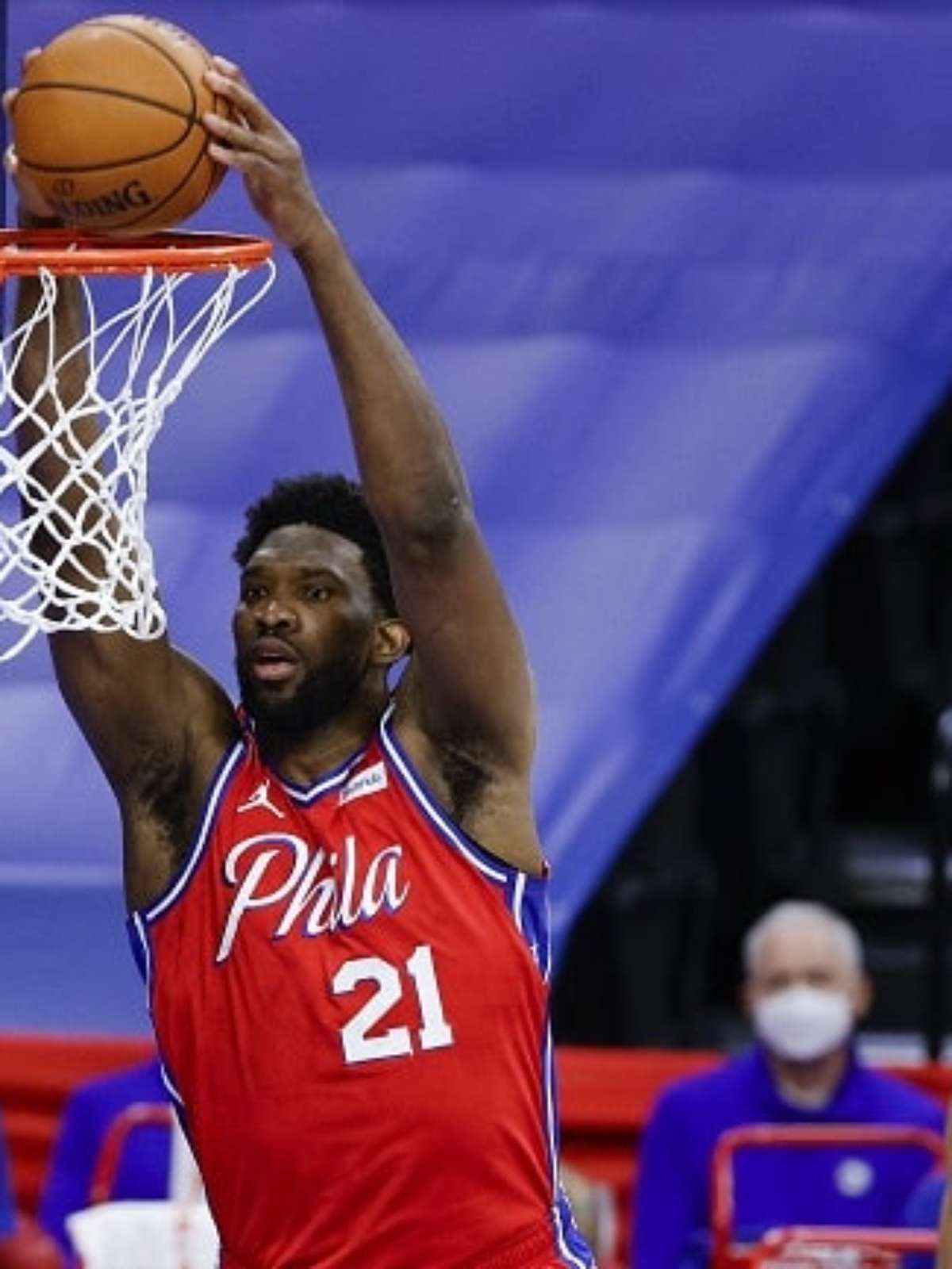 Joel Embiid é eleito MVP, melhor jogador da temporada da NBA