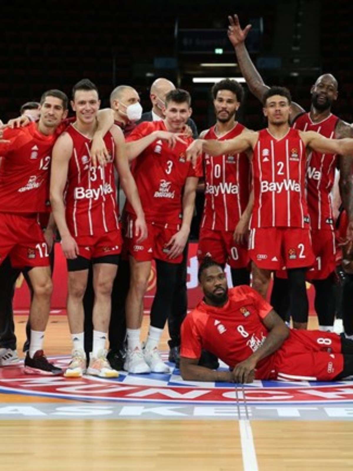 Crvena Zvezda mts Belgrade - FC Bayern Munich Highlights