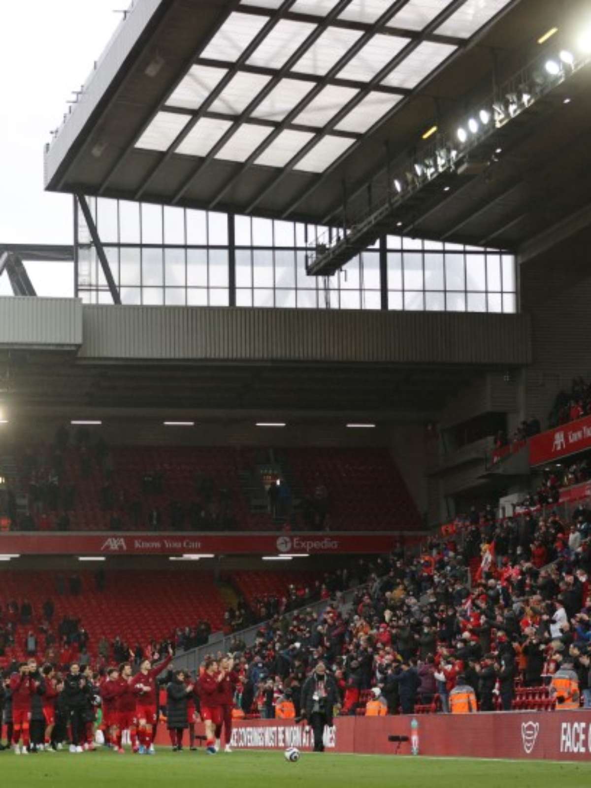 A Sala De Mudança No Estádio De Anfield Em Liverpool, Reino Unido