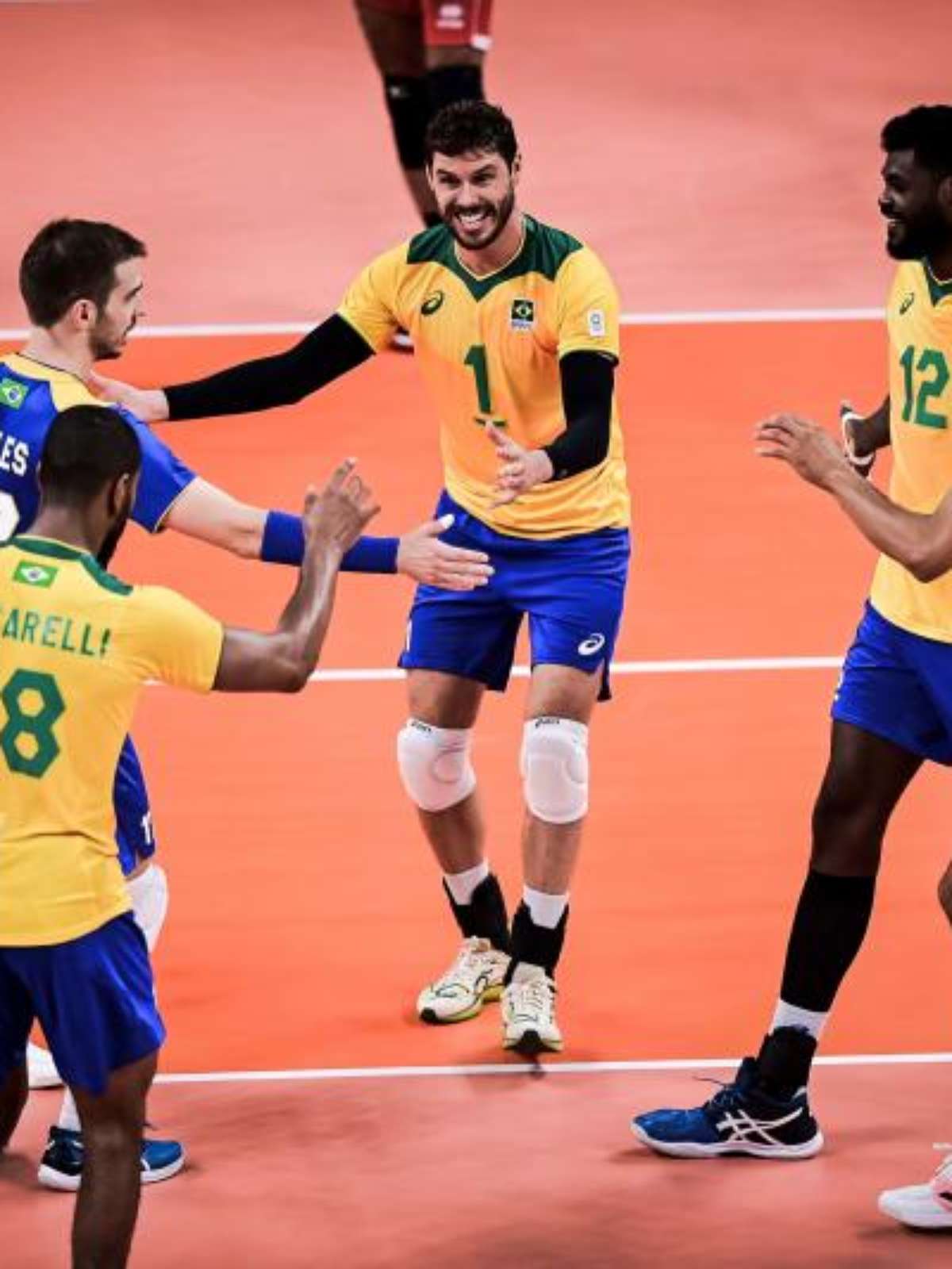 Levantador Bruninho elege 3 'crushes' dele no vôlei; saiba quem são -  Superesportes