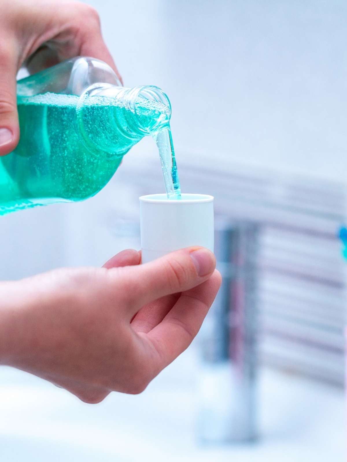 Enxaguantes bucais podem ajudar a diminuir a transmiss&atilde;o da Covid-19;  entenda