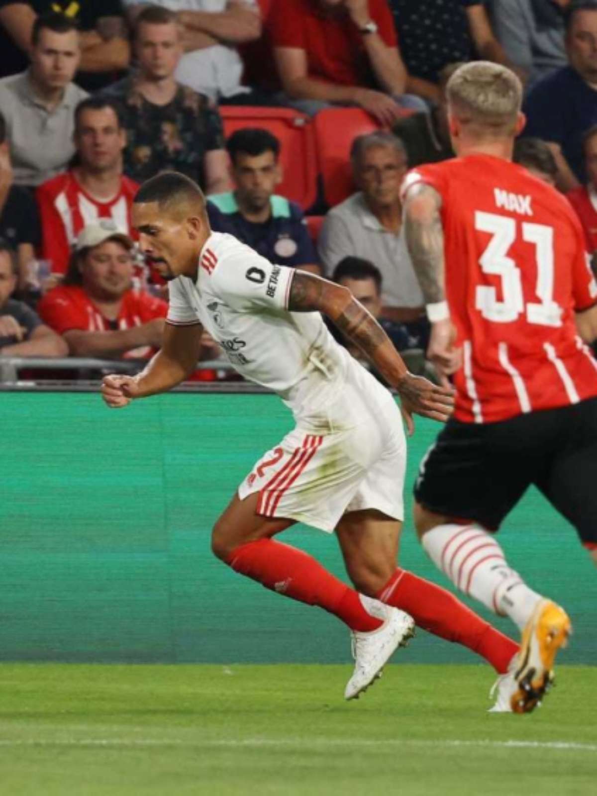 Gilberto vibra com gol histórico e classificação do Benfica na Champions  League: 'É espetacular', Esporte