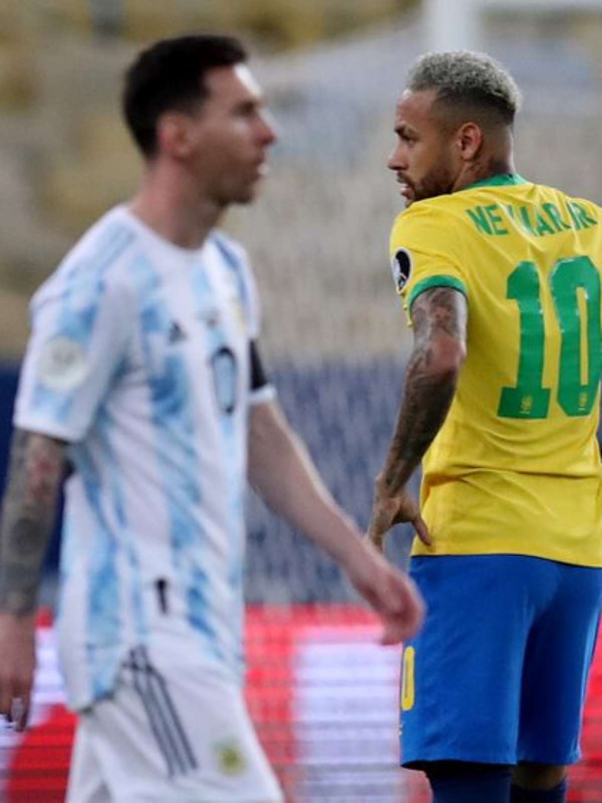 Como Neymar, Messi, Gabigol e outros 'desafiam' regras e arriscam até  punição por 'desejo próprio'; árbitros fazem vista grossa - ESPN