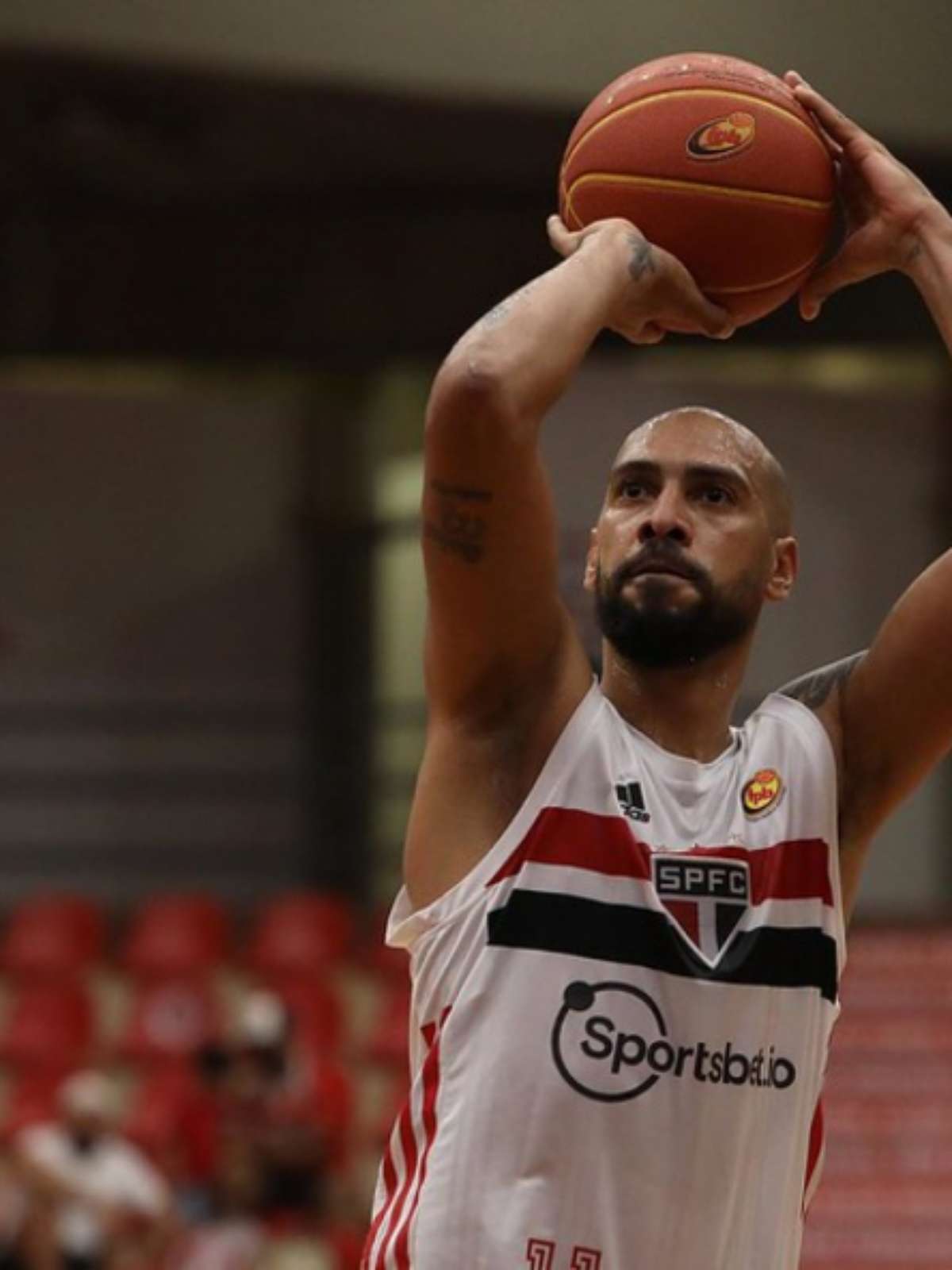 São Paulo vence o Cerrado Basquete e assume a liderança do NBB