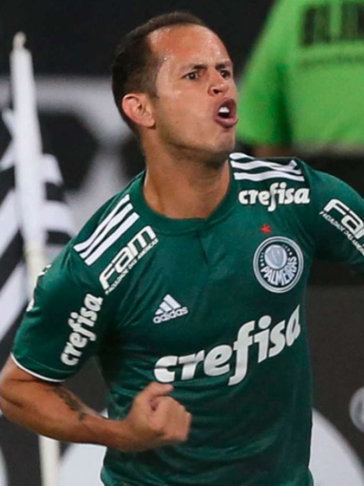 Jogador emprestado pelo Palmeiras negocia sua permanência