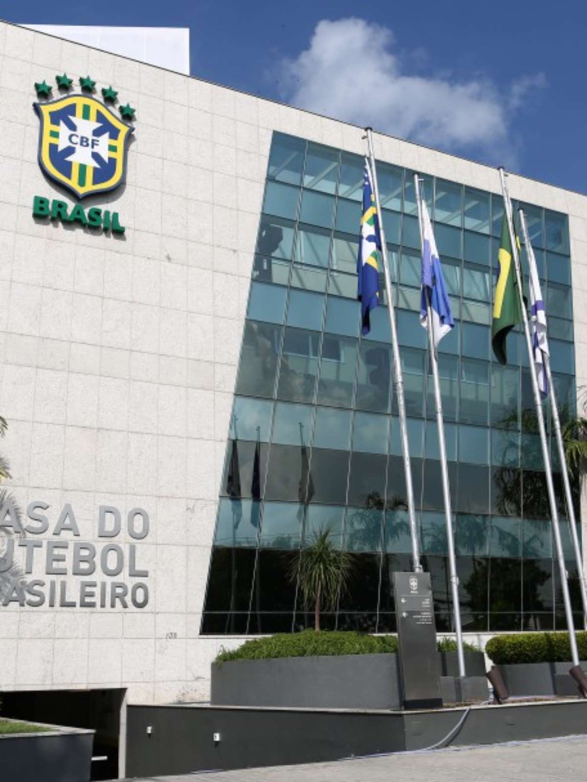 CBF revela as categorias do Prêmio Brasileirão 2022; votação já