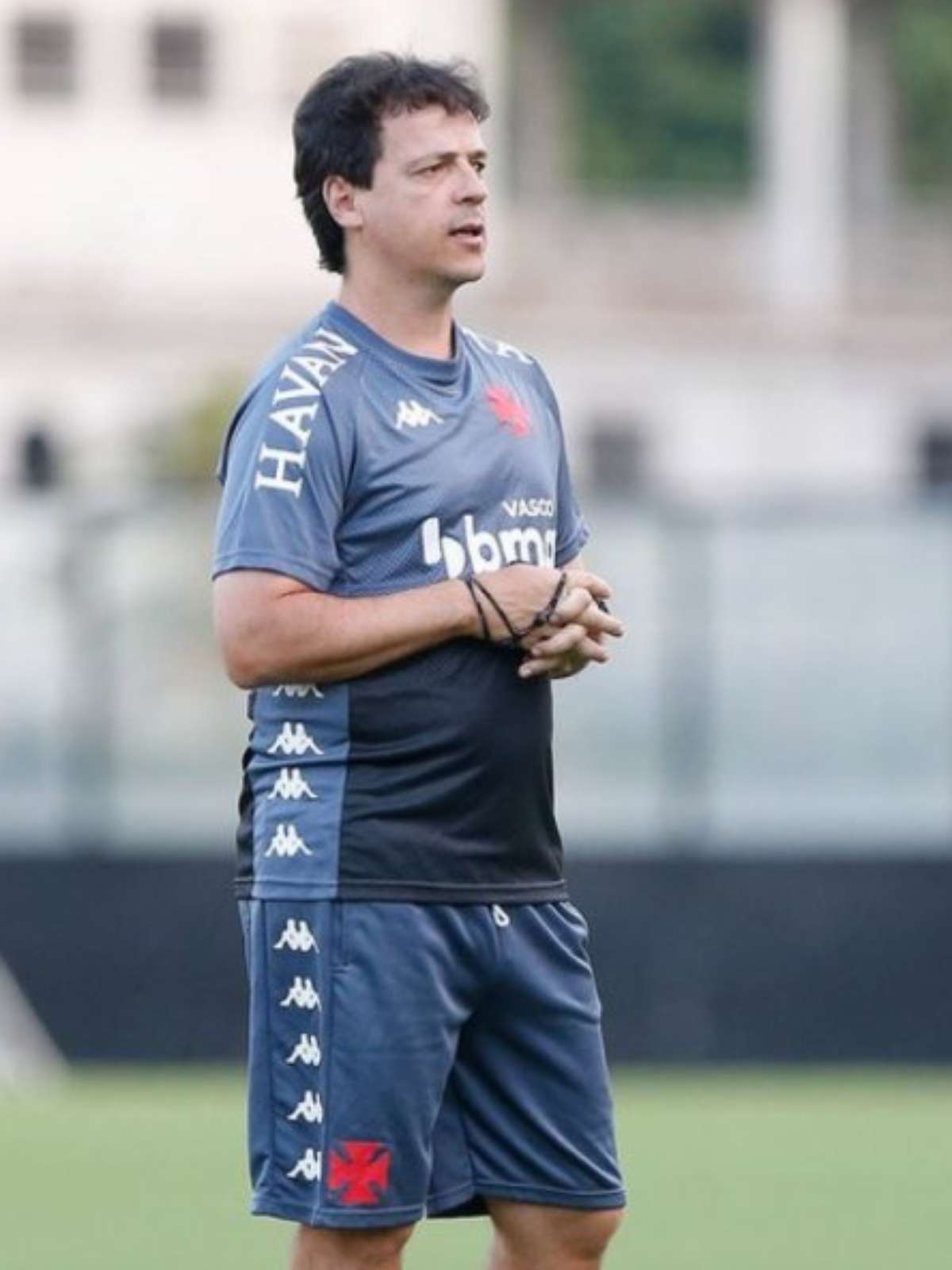 Vasco demite Fernando Diniz e vai em busca de novo técnico: veja