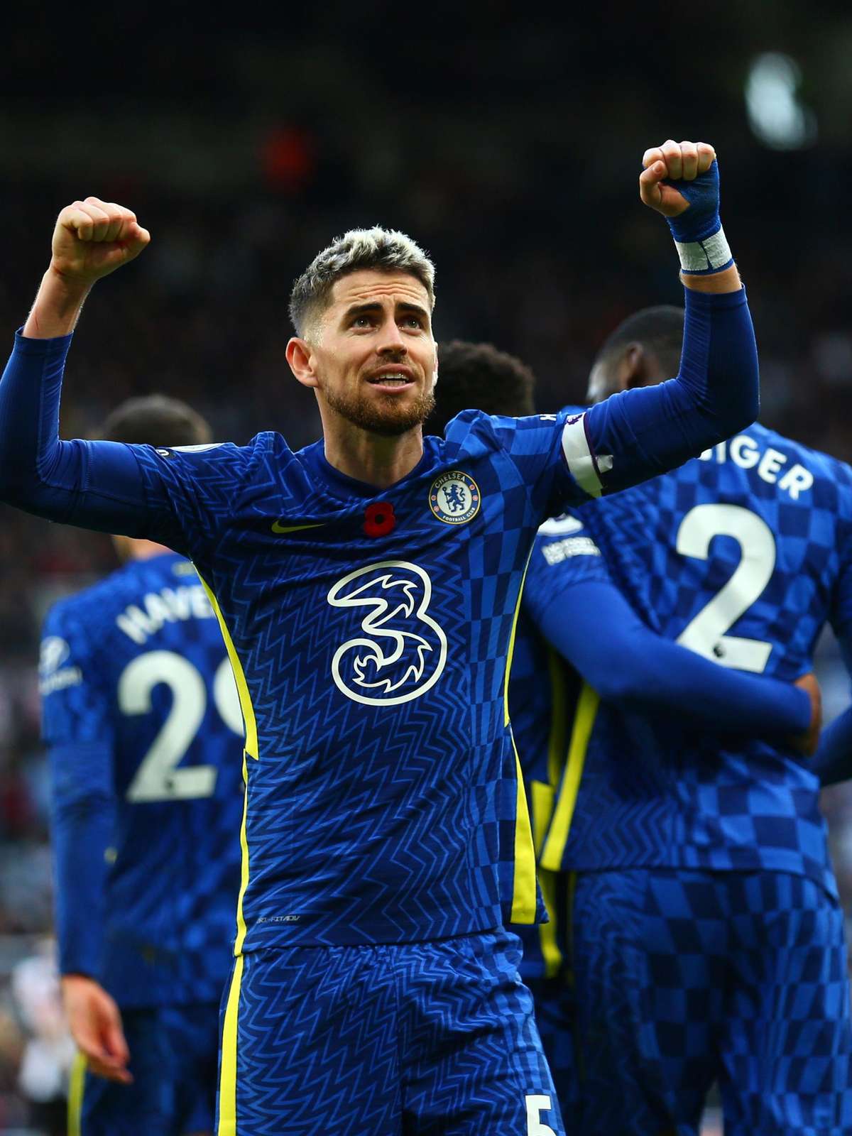 Jorginho marca, e Chelsea busca empate com o Manchester United no