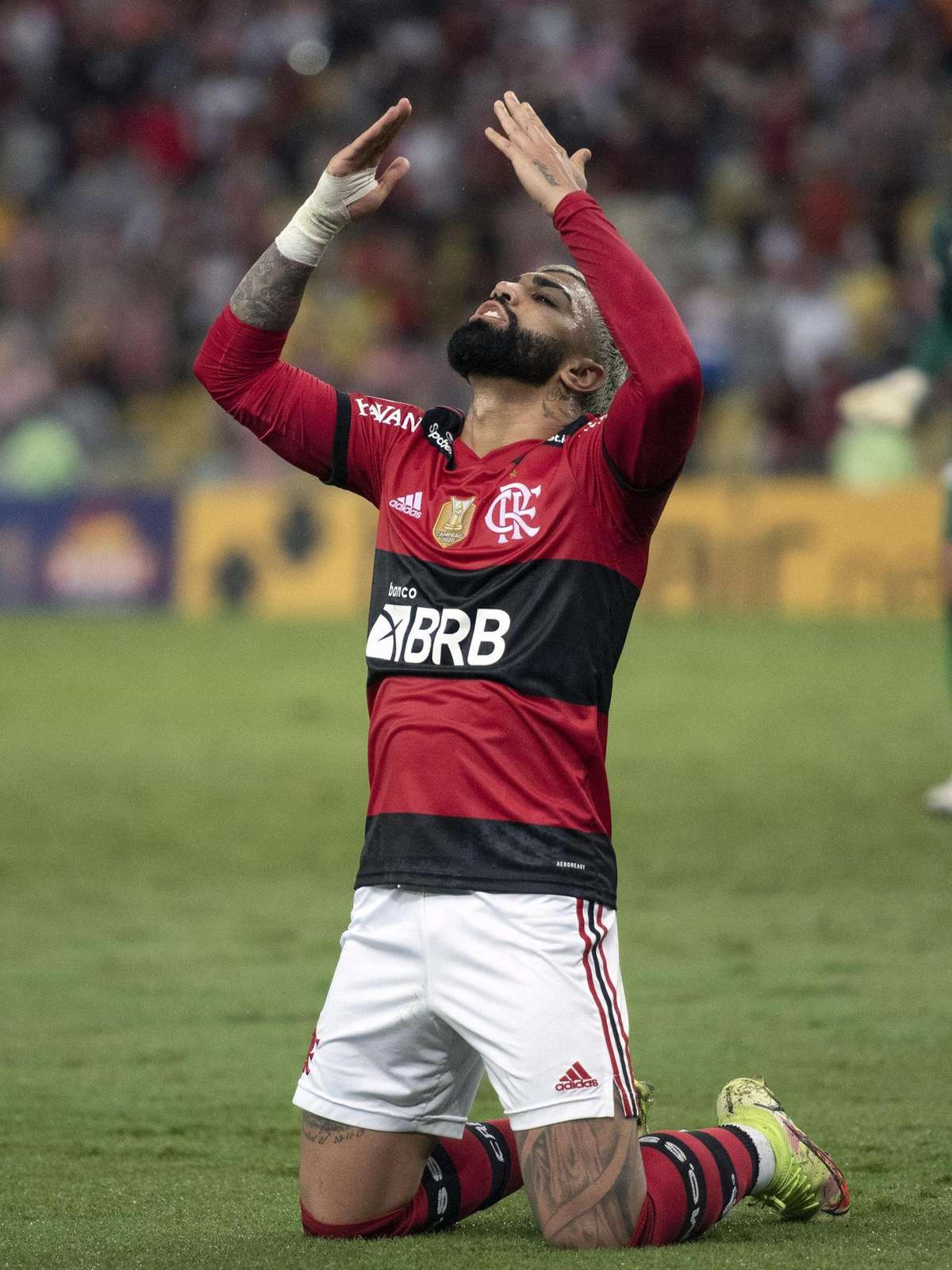 Com pênalti polêmico, Bahia perde para o Flamengo no Maracanã