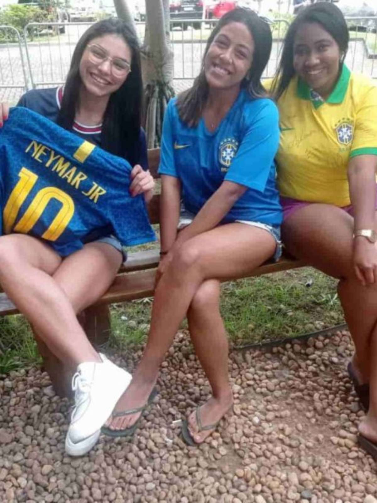 Nos últimos dia de Seleção em SP, fãs se hospedam em hotel apenas para ver  Neymar