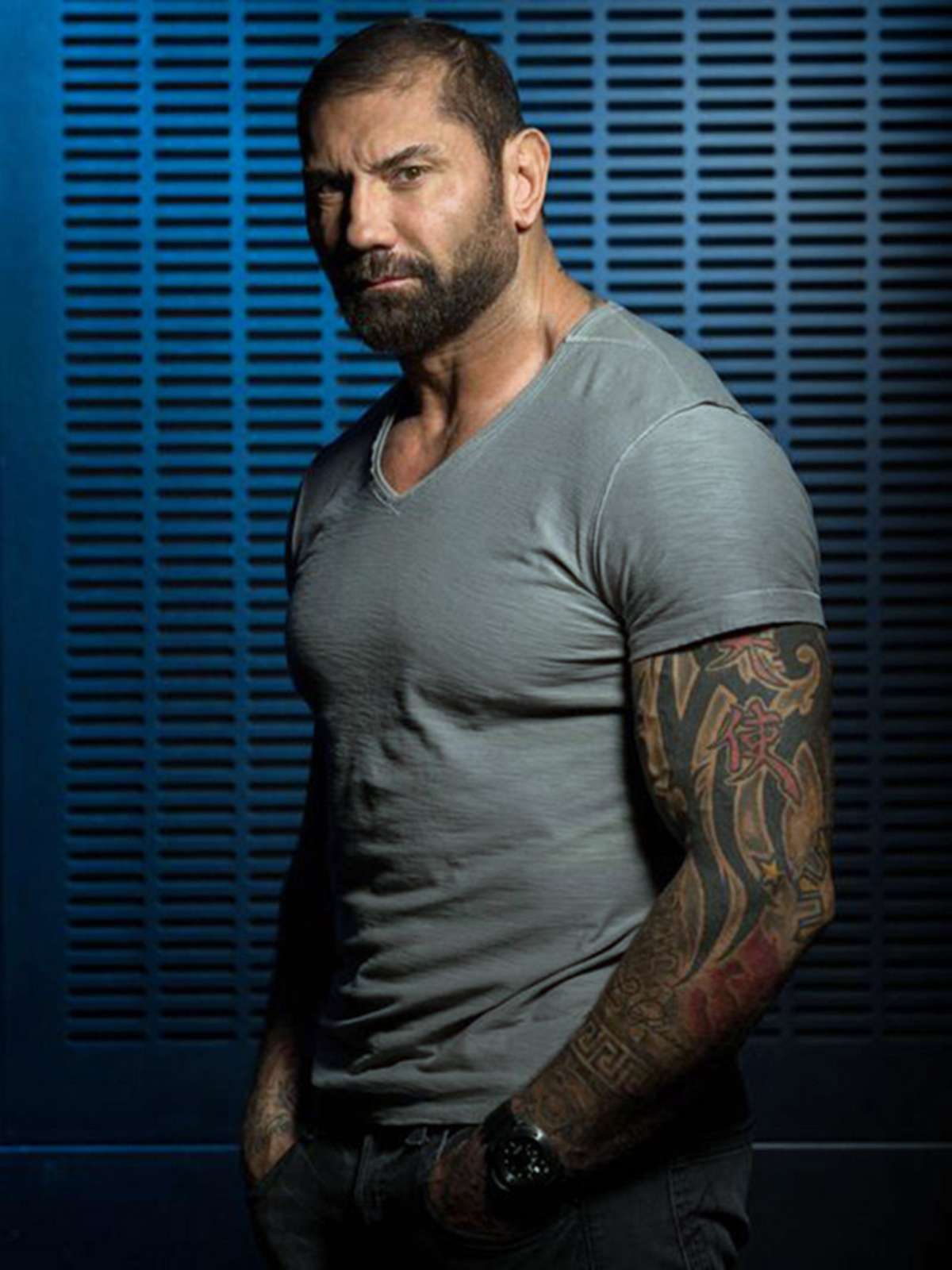 Dave Bautista vai além dos músculos no novo filme de Shyamalan