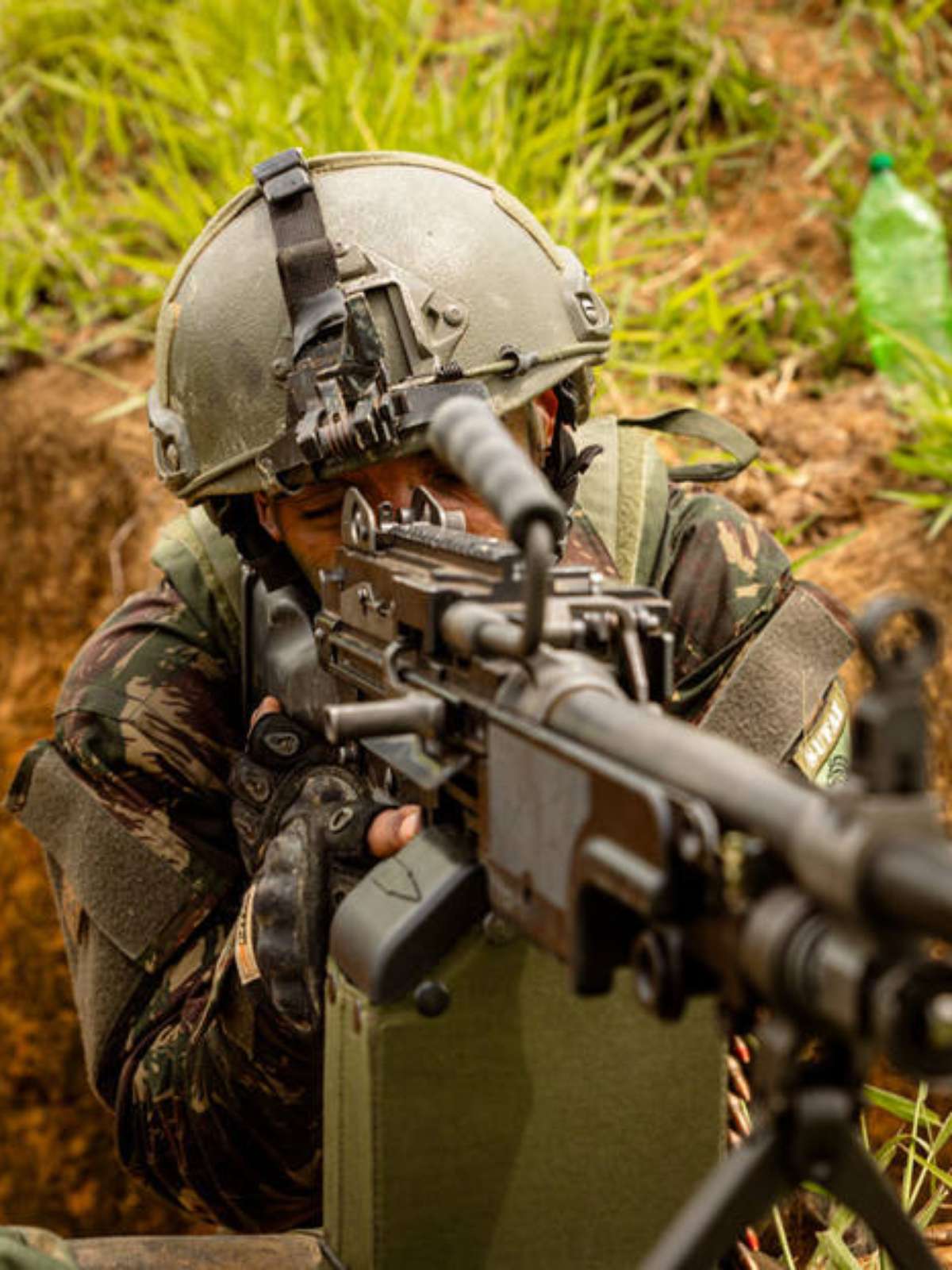 Id de farda da infantaria do exército brasileiro. Aproveite e