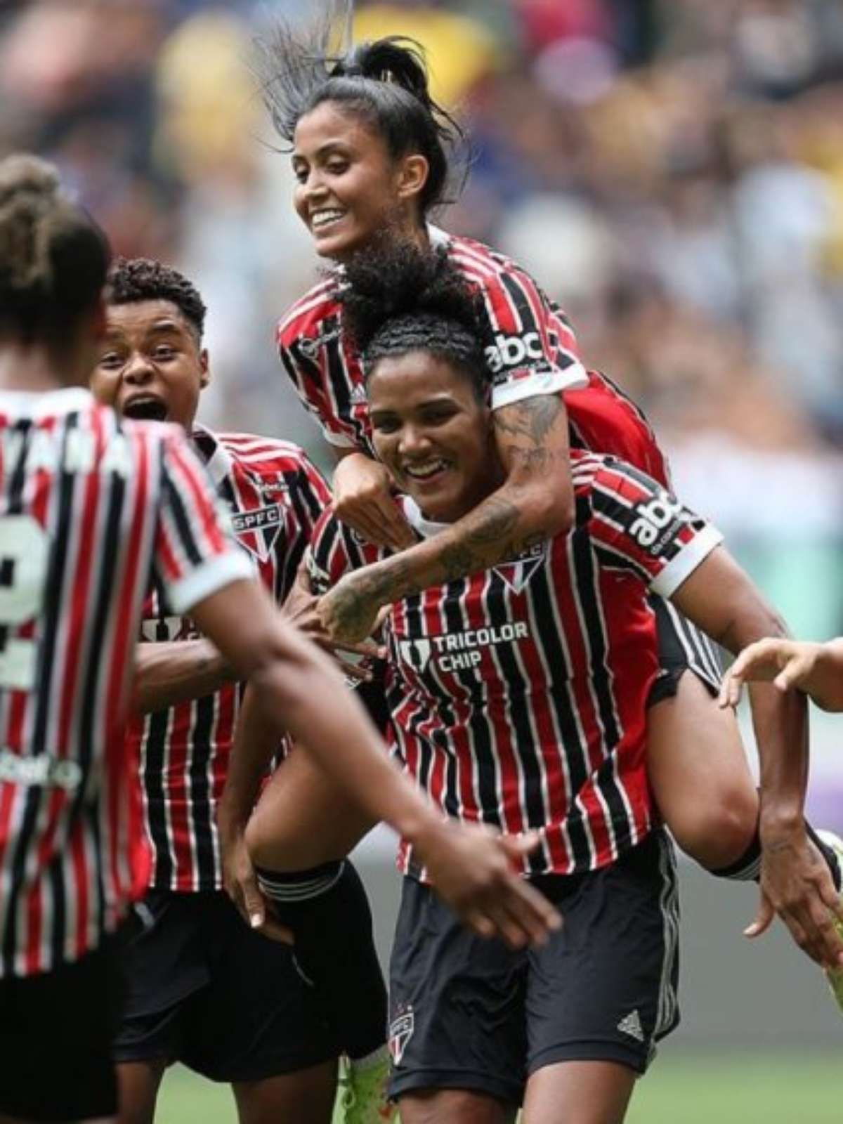 Destaque do São Paulo, Gláucia comemora classificação para a final do Campeonato  Paulista Feminino - Lance!