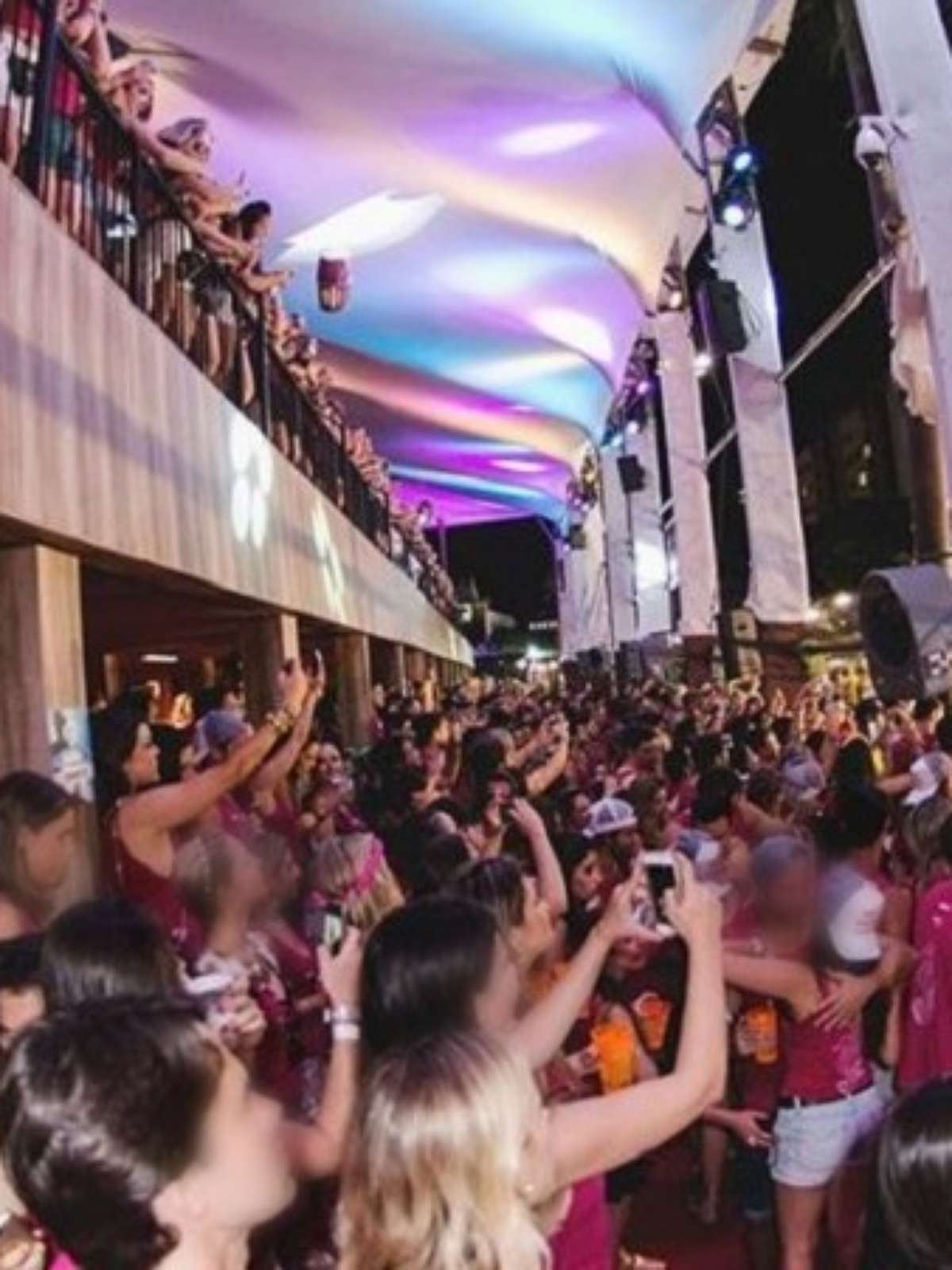 Apesar do cancelamento do Carnaval, festas privadas são mantidas