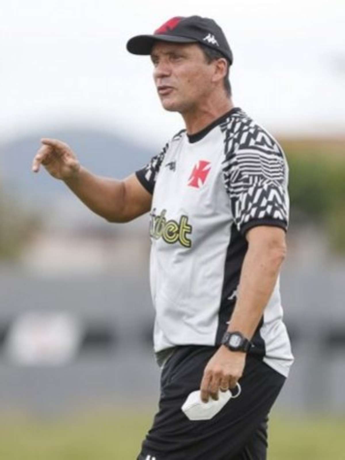 Vasco fecha a contratação de Sforza