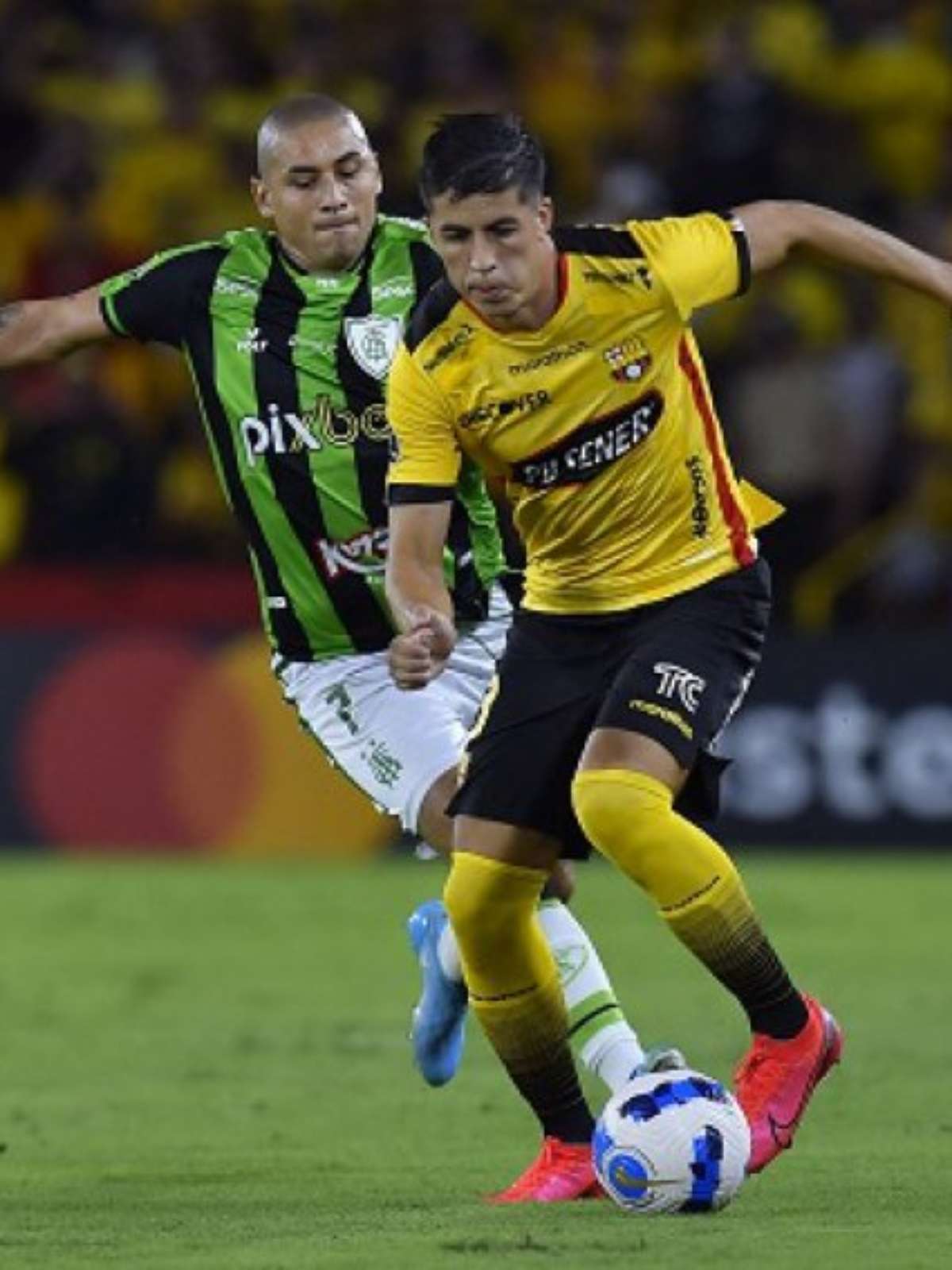 Herói do América, Wellington Paulista celebra classificação na