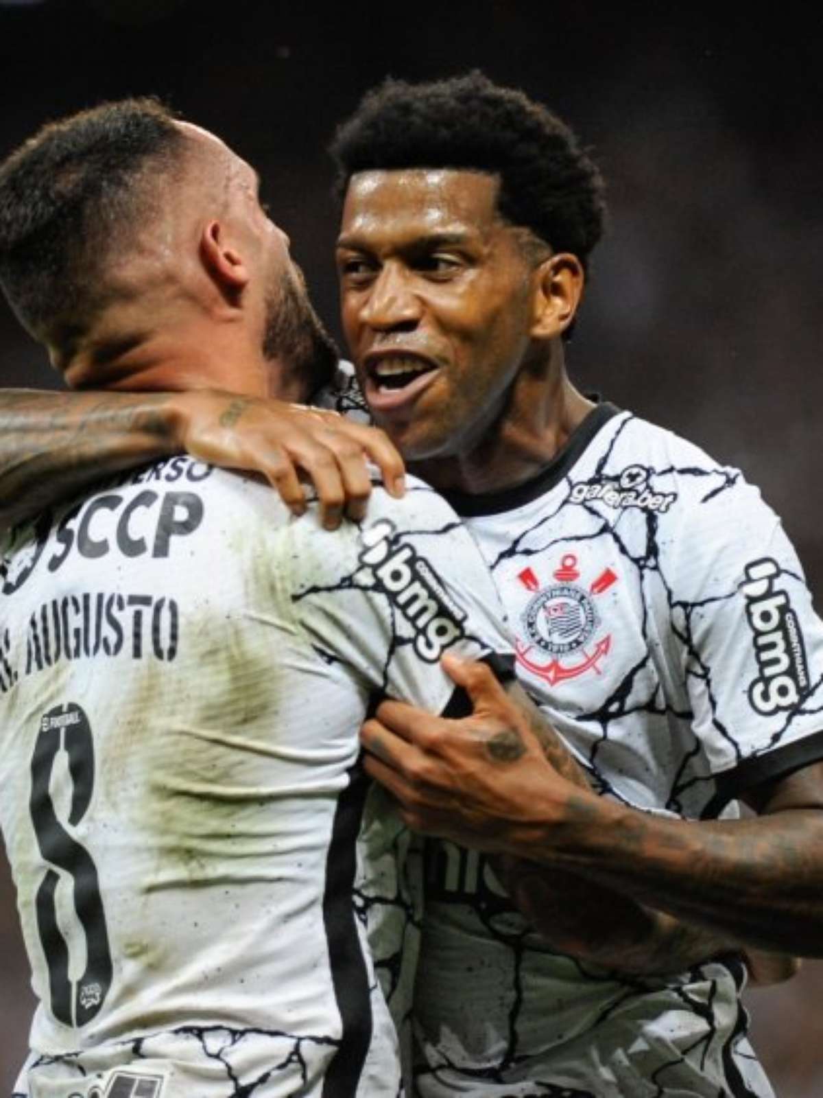 Melhor em campo, Renato Augusto elogia atuação do Corinthians