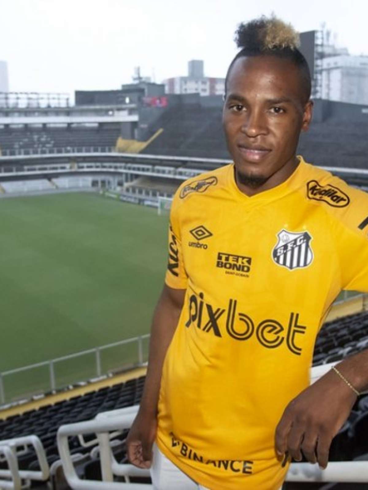 Negociação avança, e Santos já coloca Angulo, do Cruz Azul, em lista da  Sul-Americana, santos