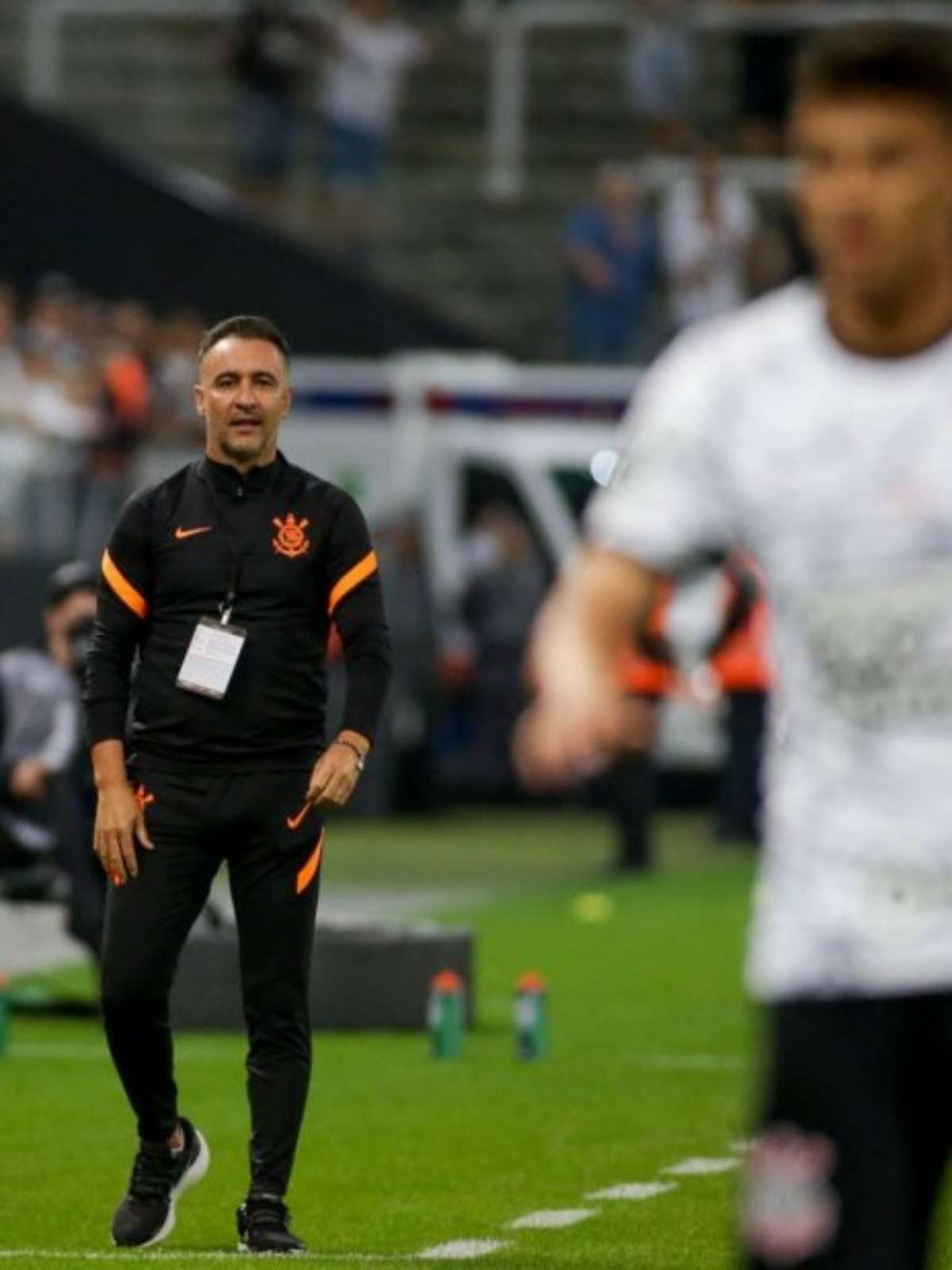 Vítor Pereira projeta sequência de jogos do Corinthians na