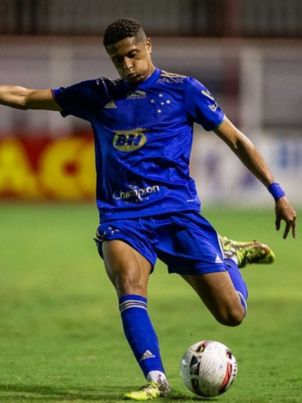 Wesley se apresenta ao Cruzeiro e ressalta força da Raposa no