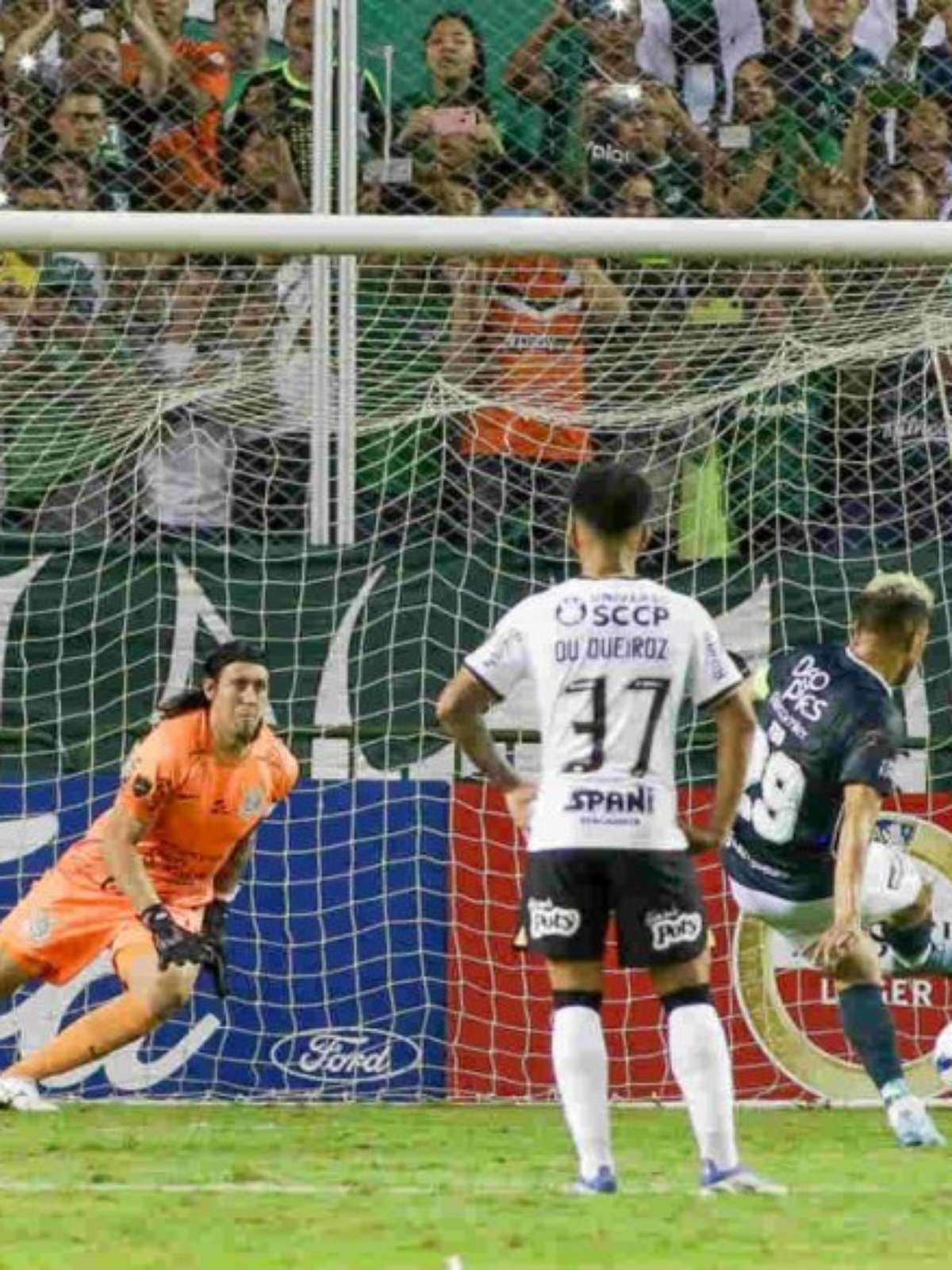 Cássio chega a 31 pênaltis defendidos pelo Corinthians e bate recorde por  temporada; veja histórico