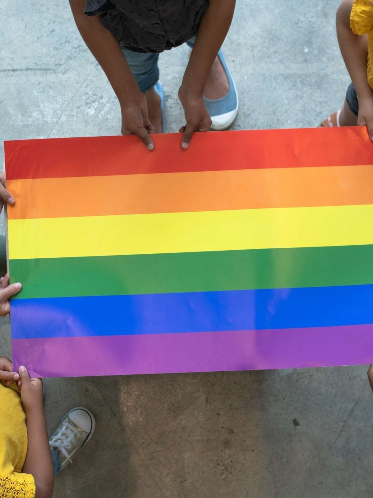 Polêmica nas escolas, questão LGBT ganha espaço em gibis e canais infantis  - 12/10/2019 - UOL TAB