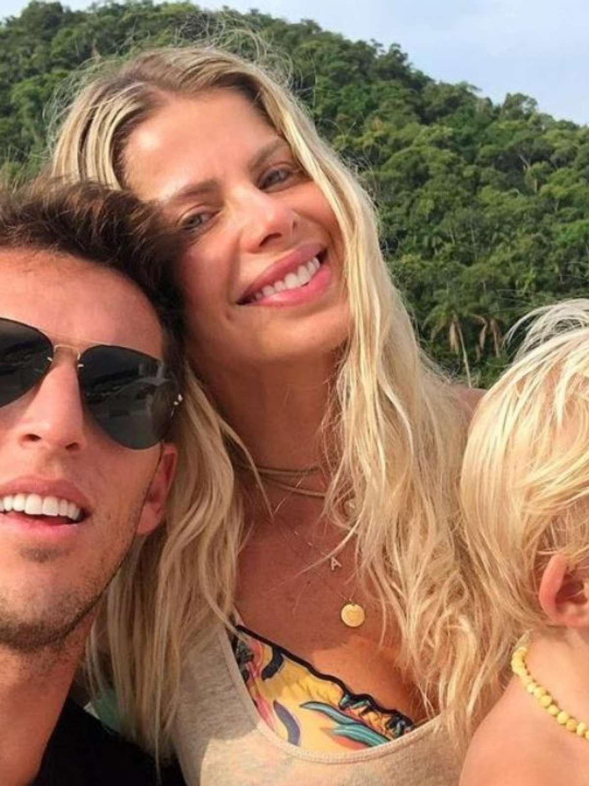 Karina Bacchi confirma fim do casamento com Amaury Nunes