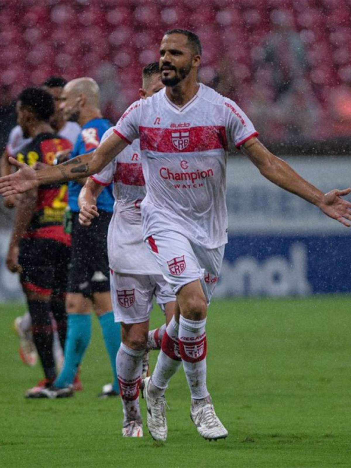 Com golaço de Foguinho, Chapecoense vence o CRB