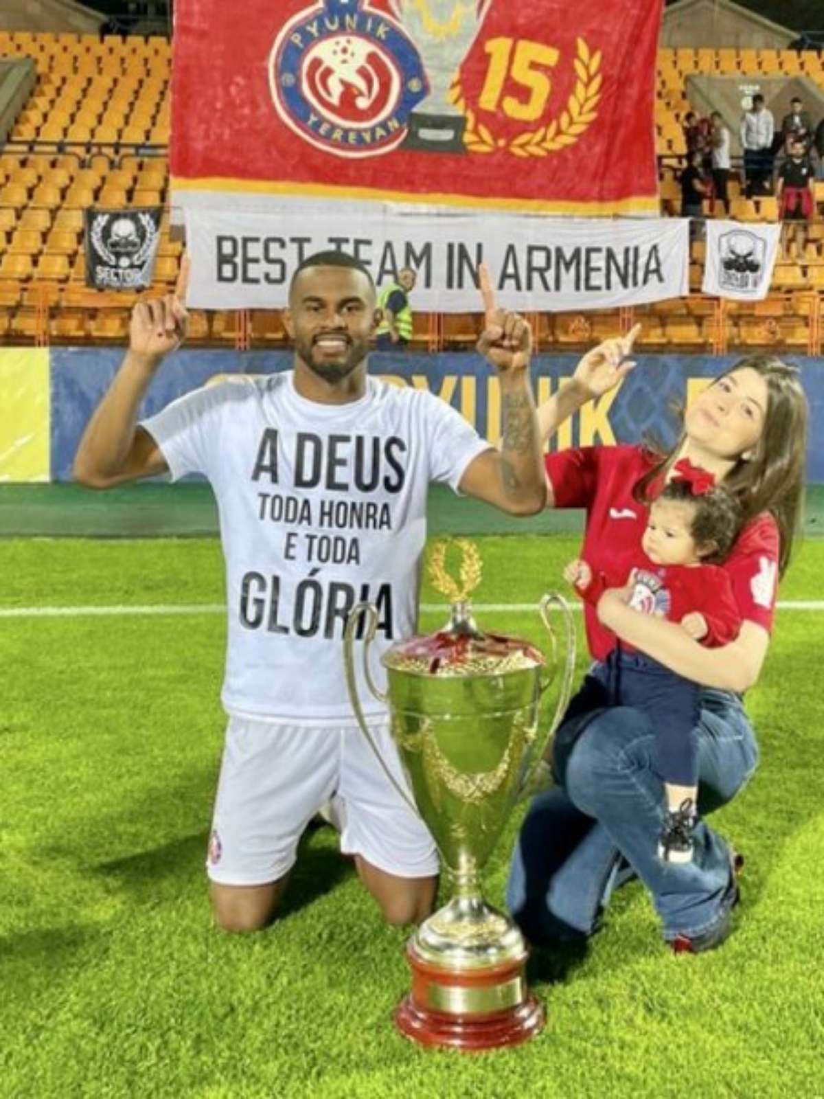 Juninho acerta com o maior campeão nacional da Armênia para a