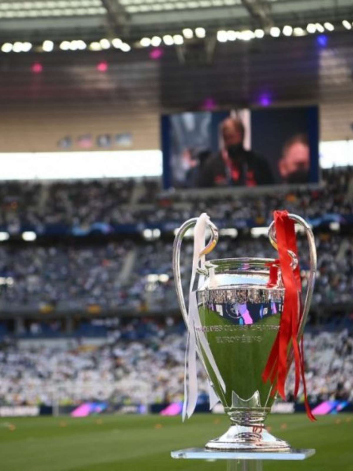 Uefa cria nova competição de clubes e confirma sedes de finais de Champions  até 2023, futebol internacional