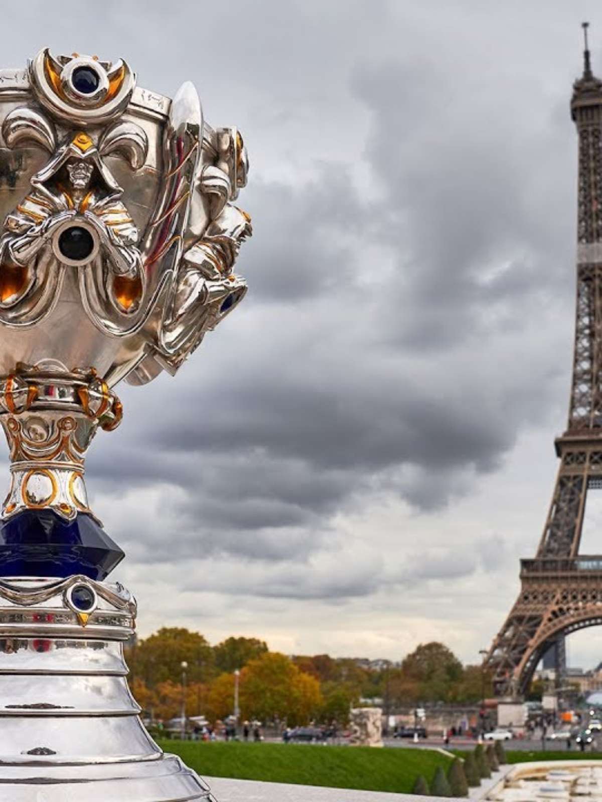 League of Legends Worlds 2019 trophy at the Eiffel Tower