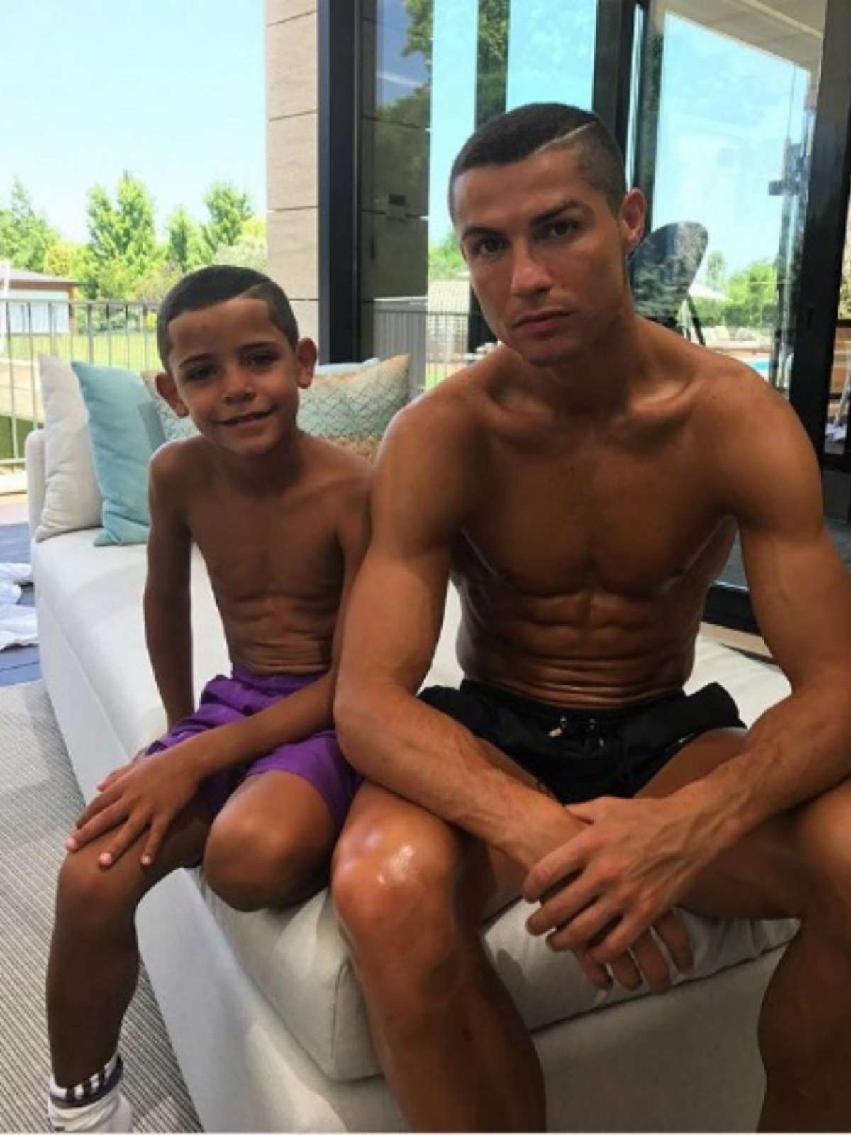 Vamos jogar juntos?', CR7 parabeniza filho e deixa dúvida no ar