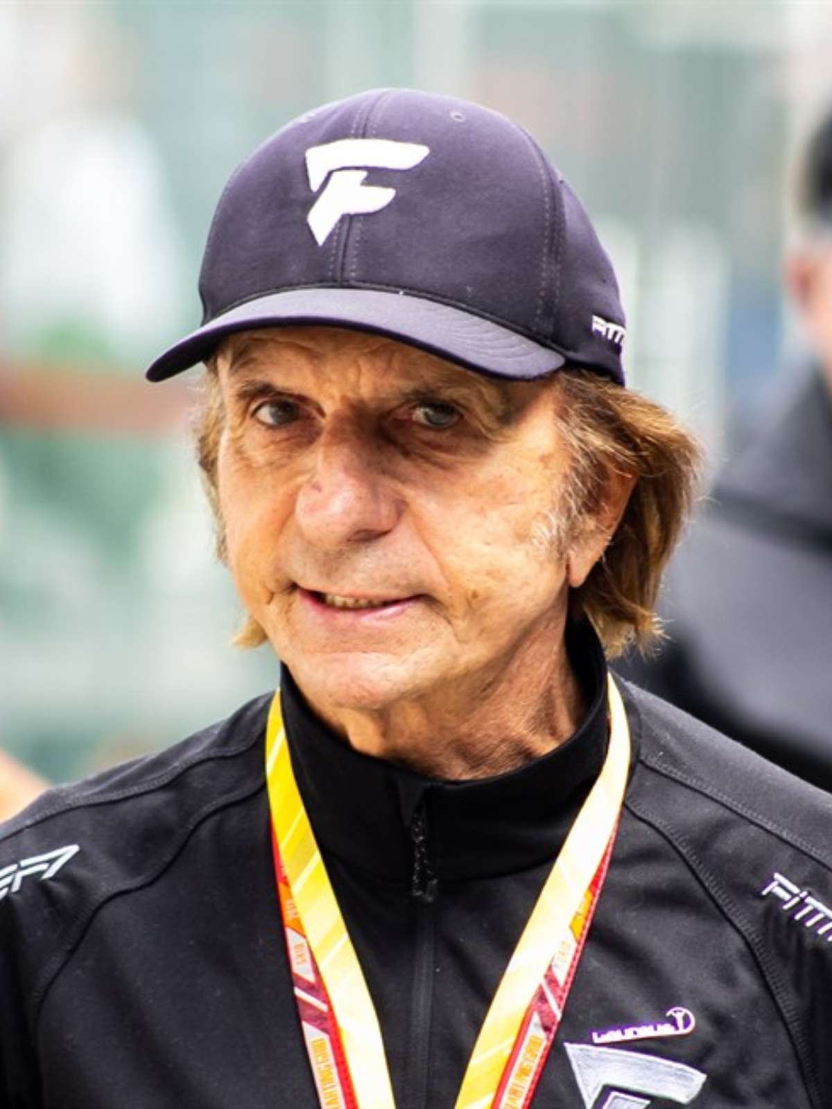 Coleção de Emerson Fittipaldi com carros de corrida e avião será leiloada