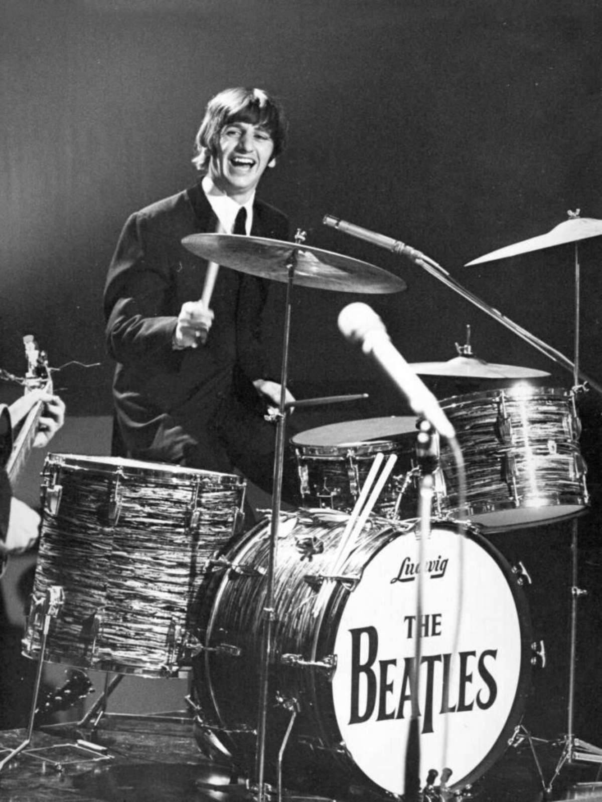 Ringo Starr: a vida e a obra de um gênio da bateria