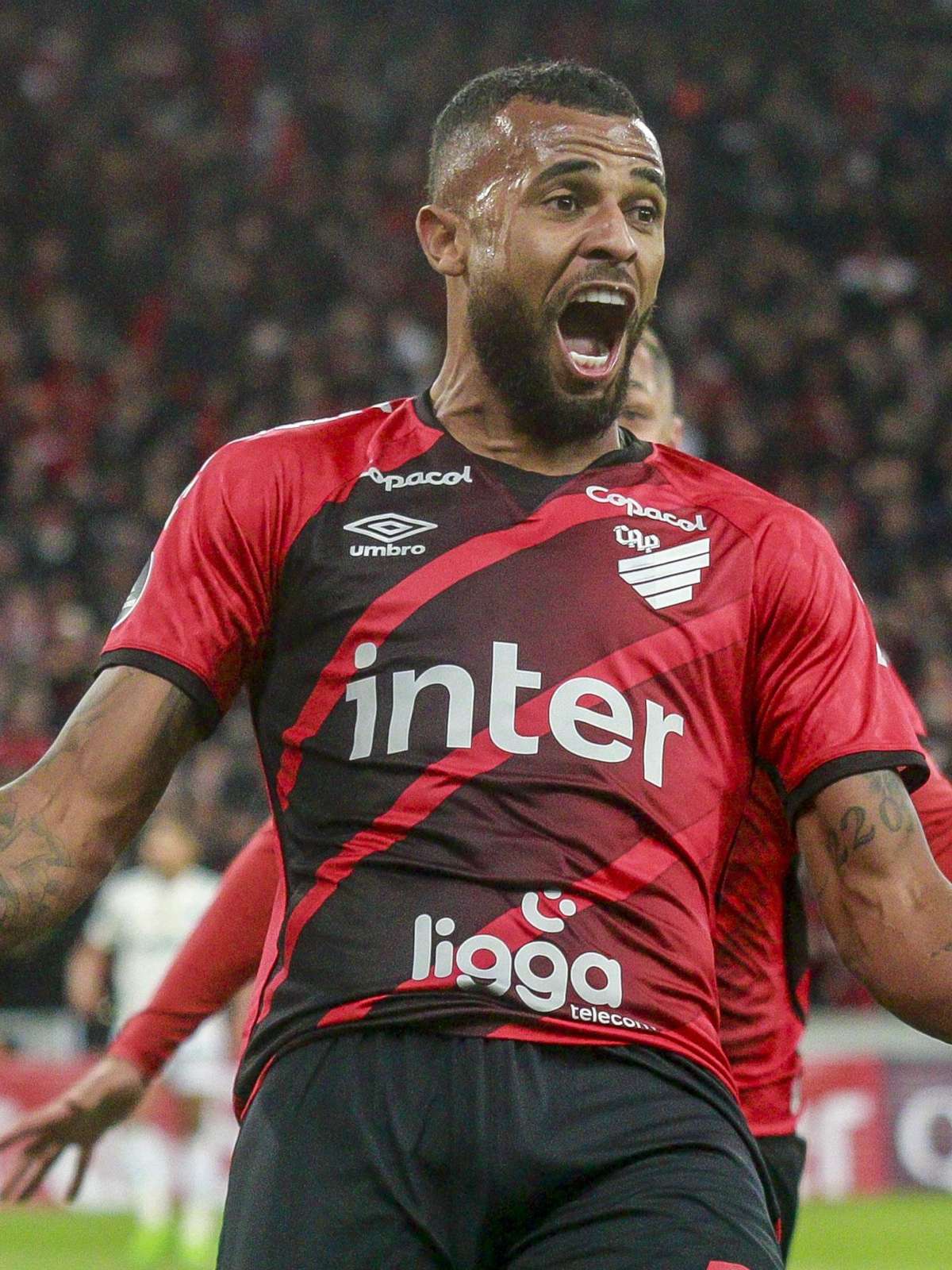 Doentes por Futebol - Resquício 🌪 Adriano tem um gol marcado pelo  Athletico na Libertadores em 2014. Foi a penúltima chance dele no futebol.  Depois partiu para o Miami United.