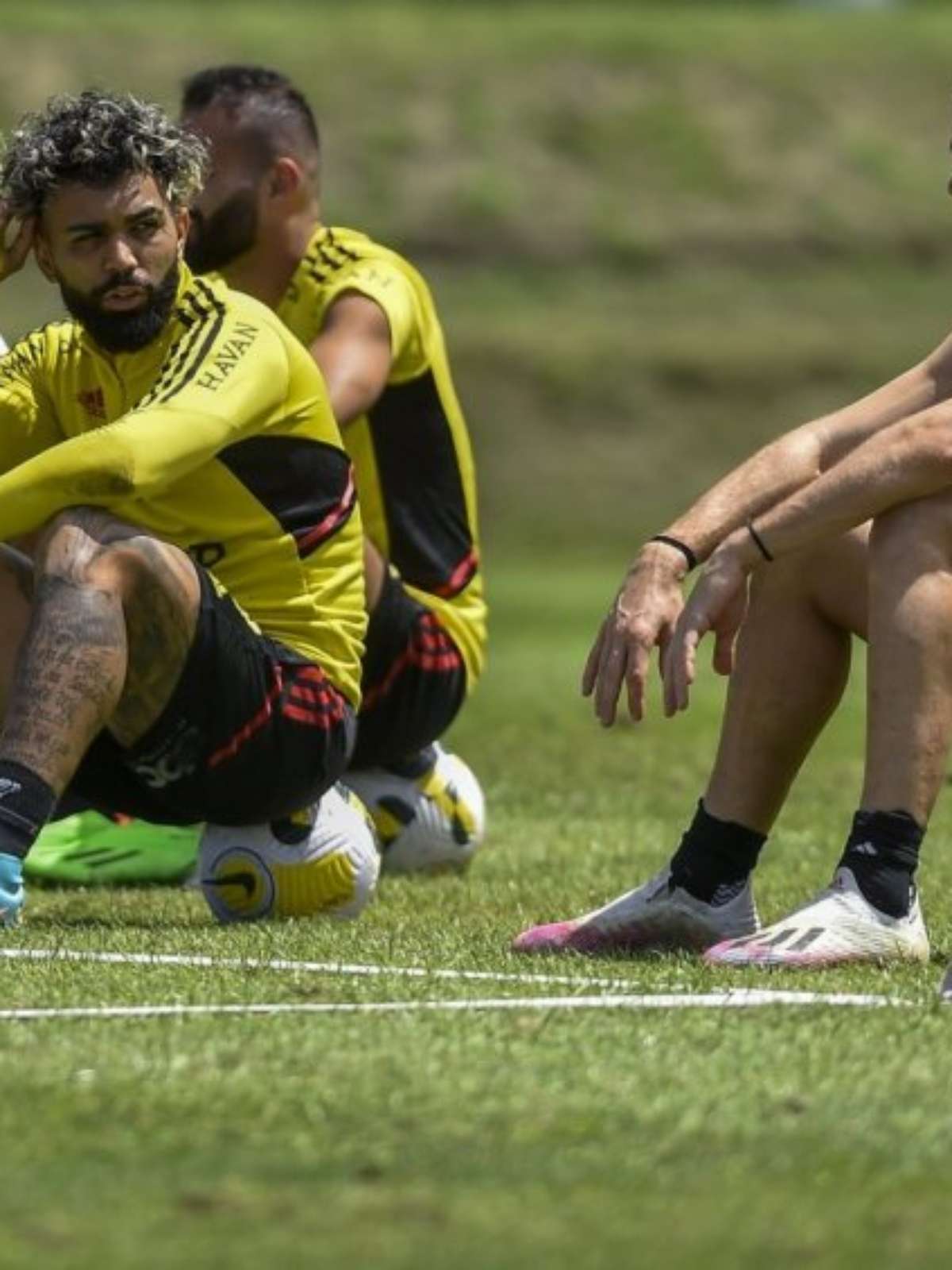 SAIU! Flamengo divulga escalação para clássico contra o Fluminense