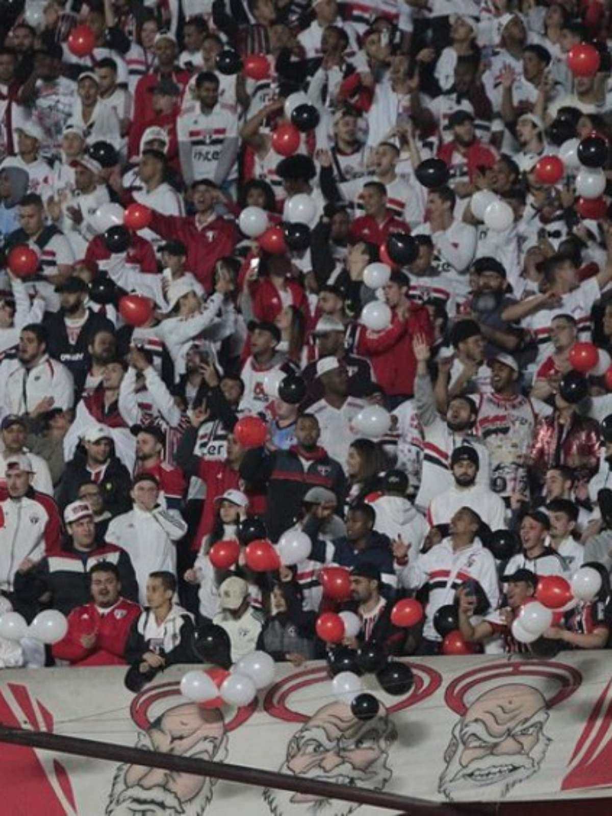 Ônibus grátis são disponibilizados para torcida em jogo do Flamengo no  Mundial