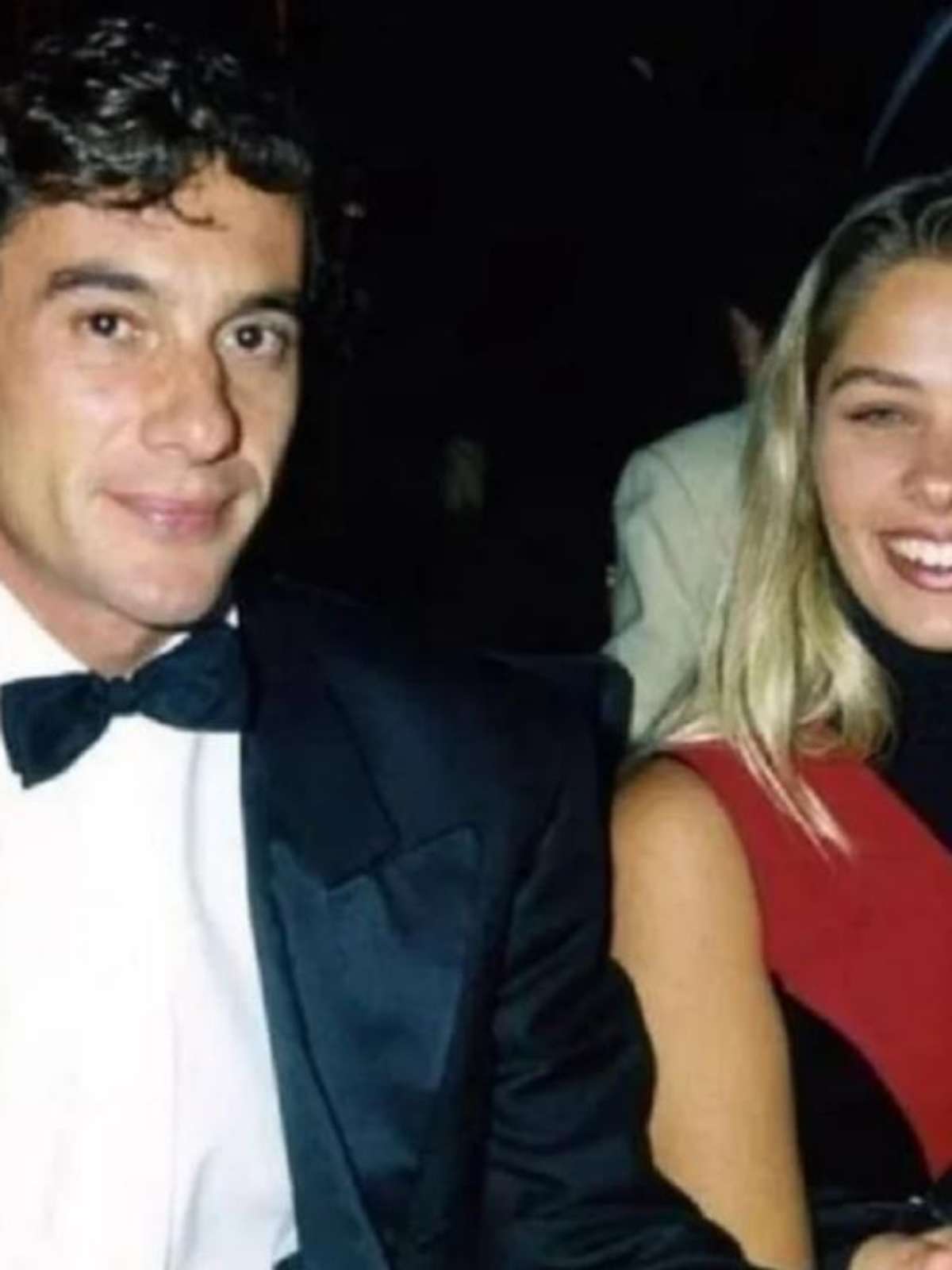 Adriane Galisteu no Enterro de Ayrton Senna TV Japonesa 1994