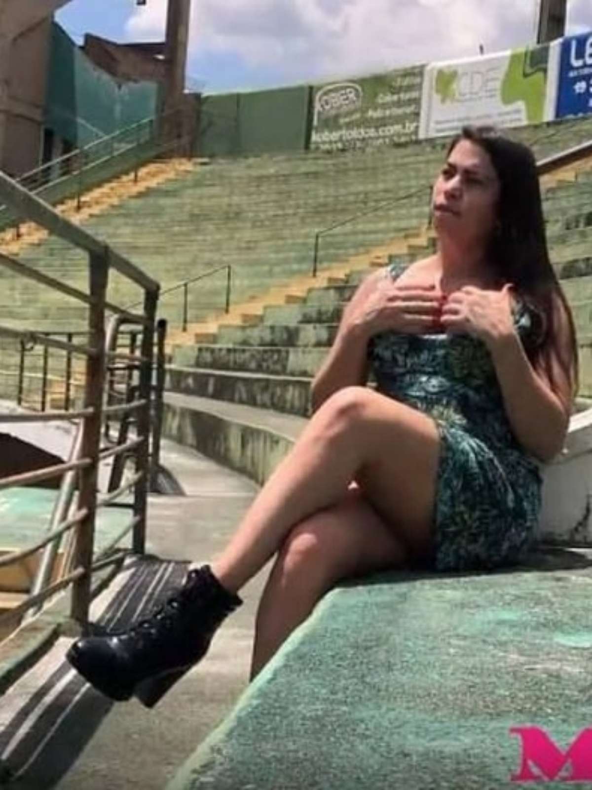 Atriz grava vídeo pornográfico no estádio do Guarani, e clube emite nota