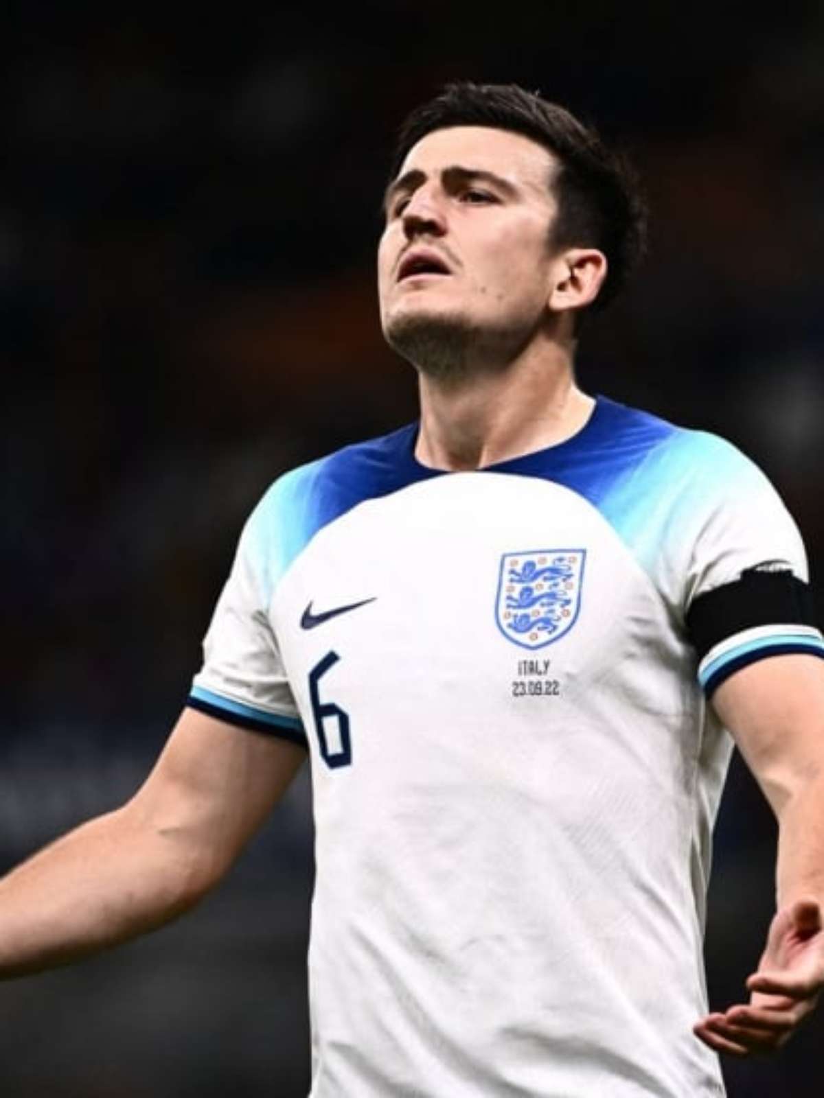 Zagueiro da Inglaterra defende Maguire: 'Jogador incrível