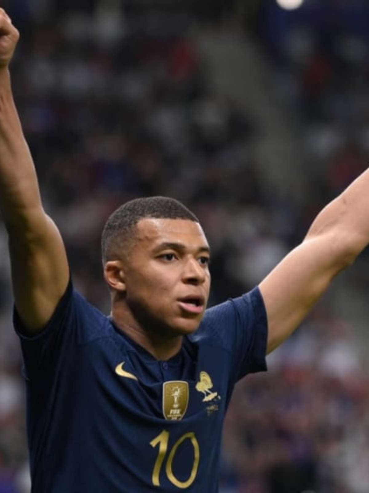 Mbappé marca hat-trick e supera recorde de Pelé e Zidane em finais